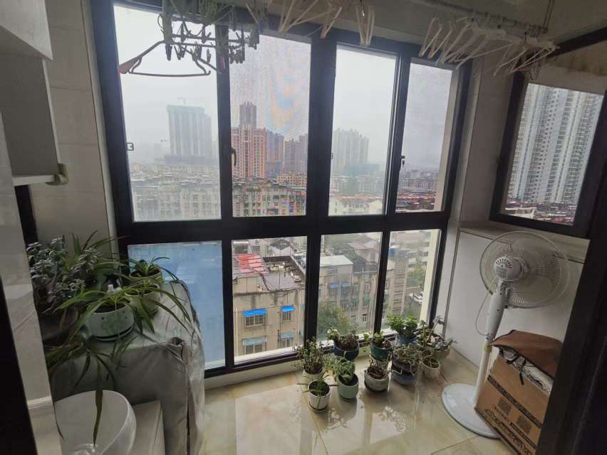 洞二小本部学区！京澳广场3室精装婚房_6