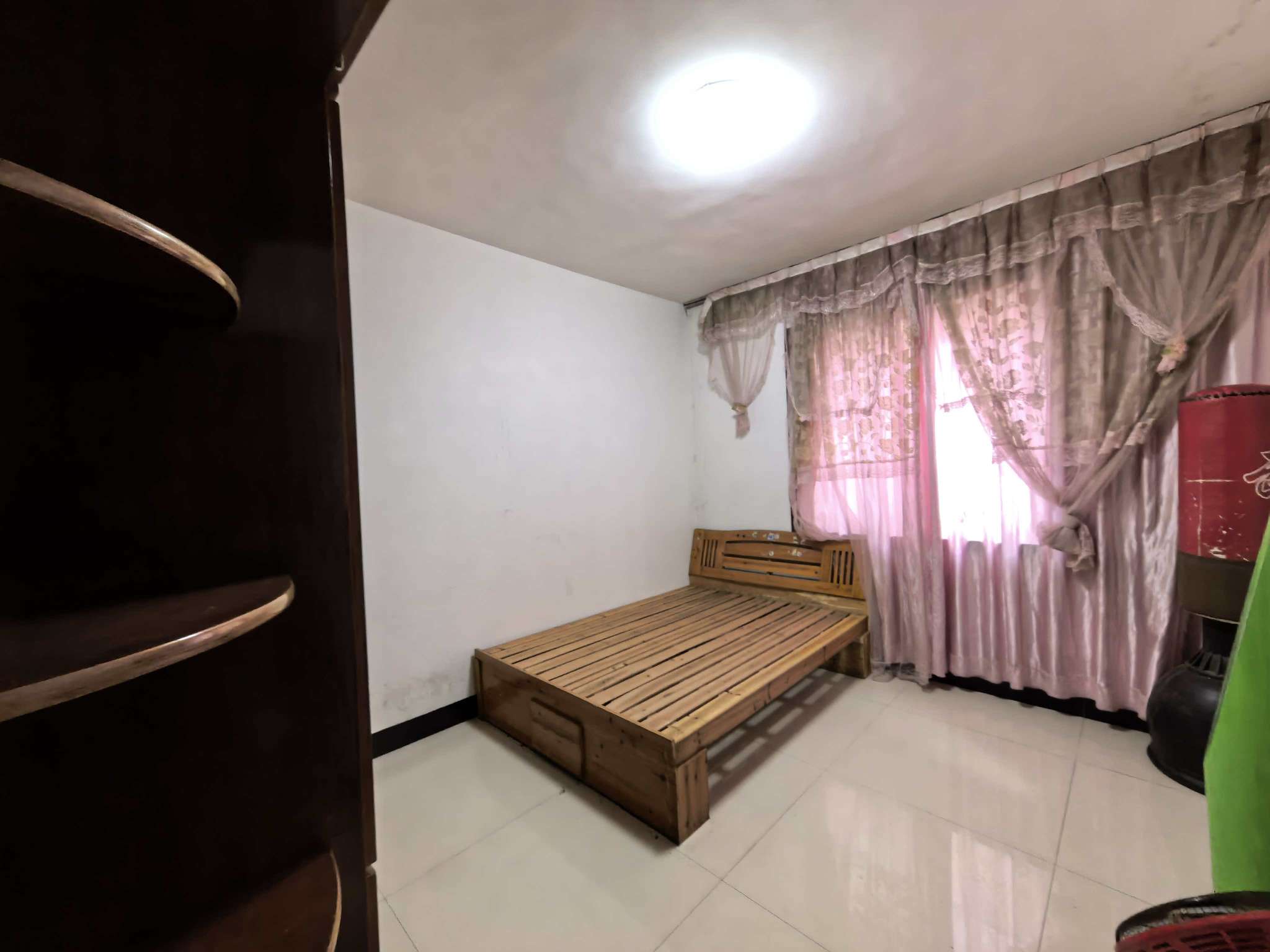 蜜泉小区三室两厅一厨一卫一阳台_2