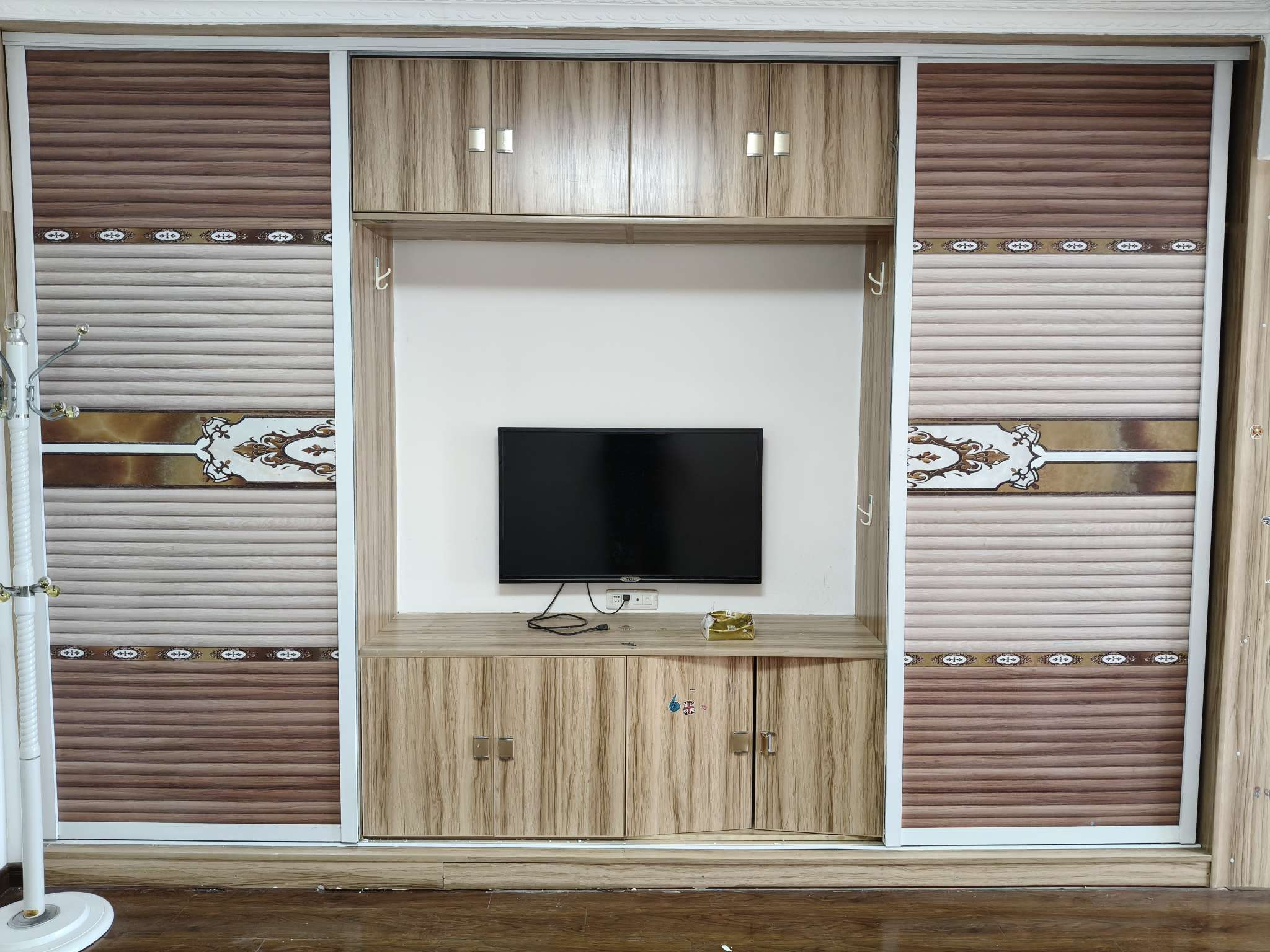 中央国际广场精装一室一厅拎包入住_2