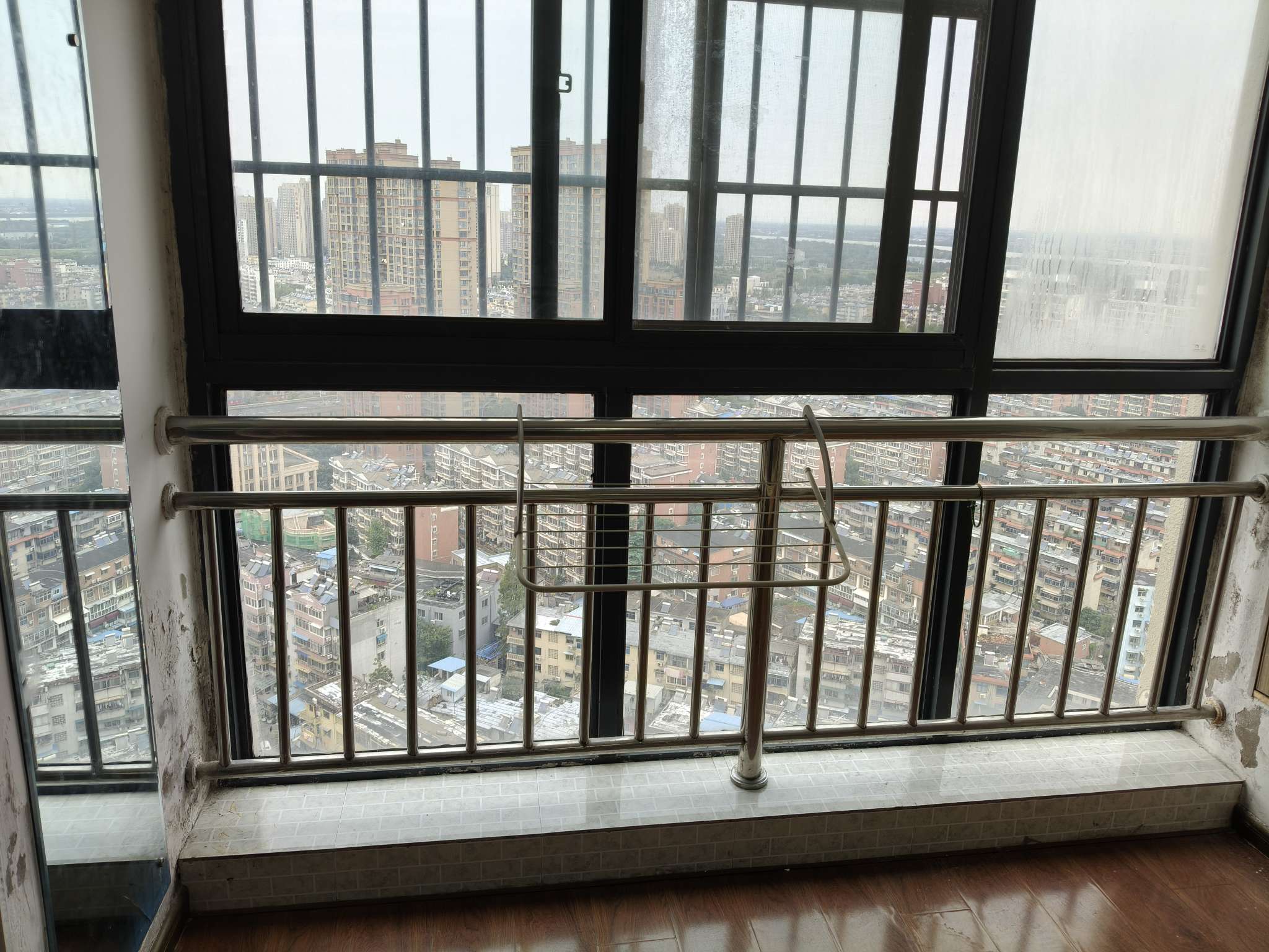 中央国际广场精装一室一厅拎包入住_7