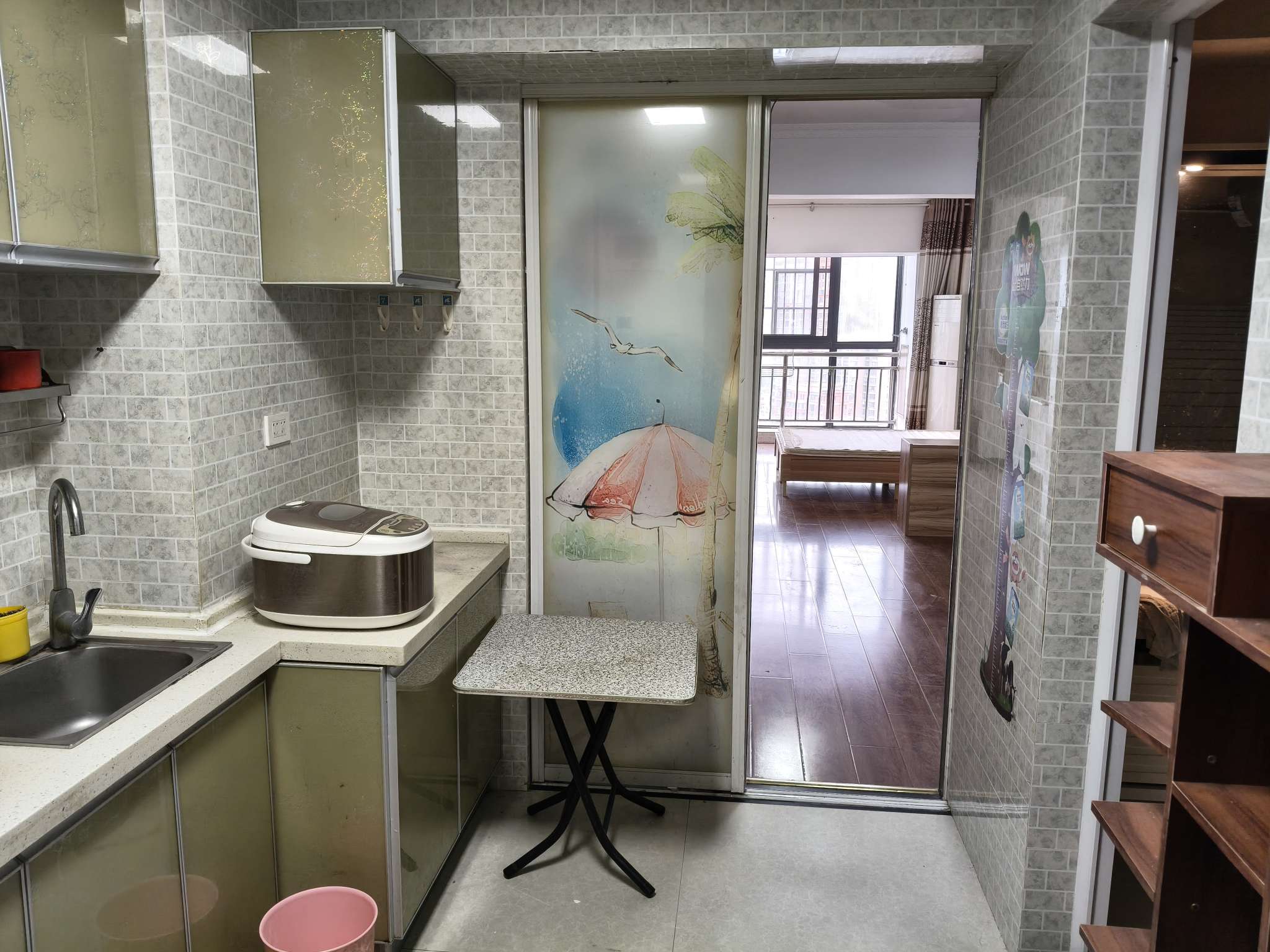 中央国际广场精装一室一厅拎包入住_6