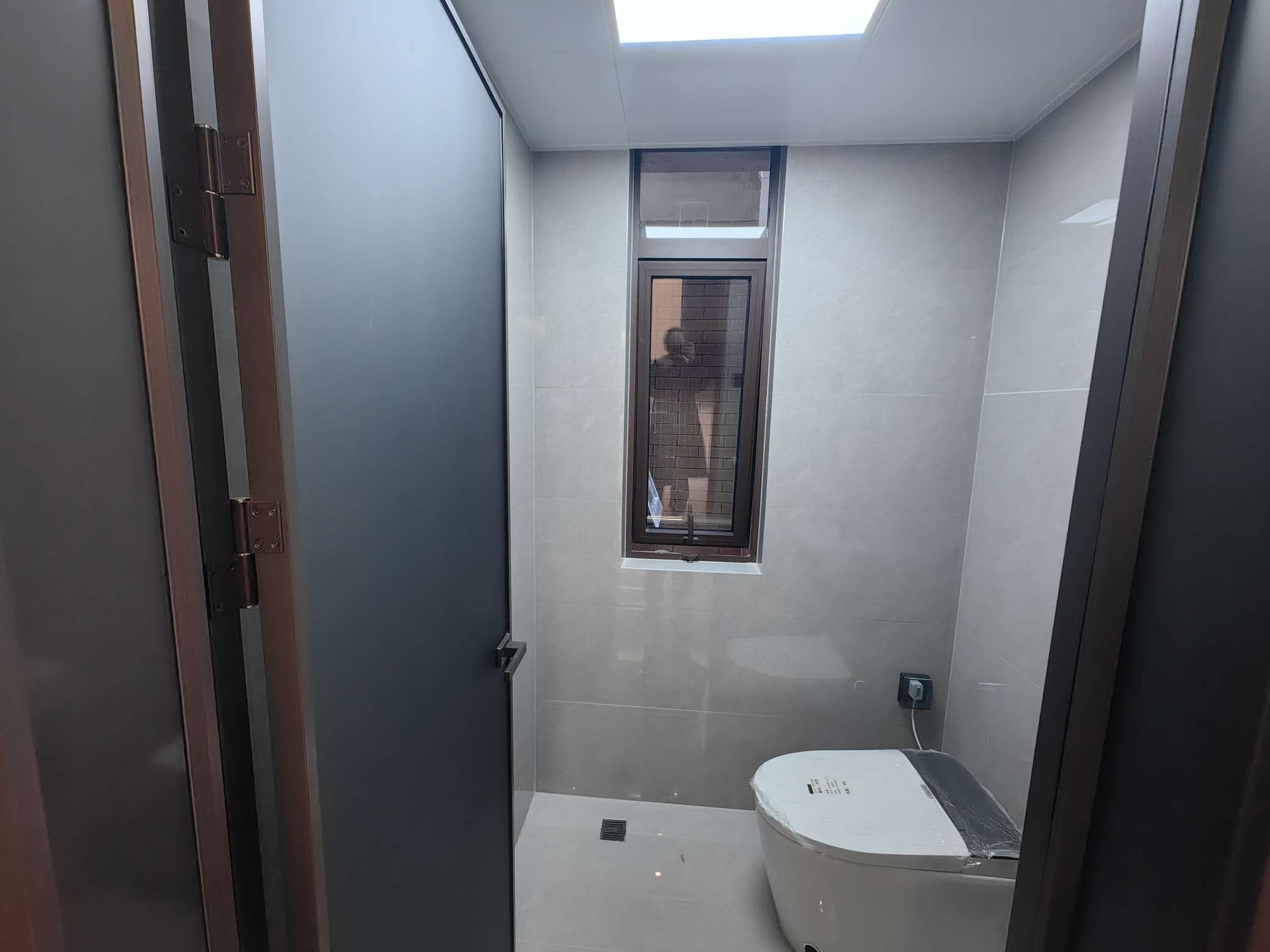 御香山全新精装新房 三室两厅两卫 诚心出售_11