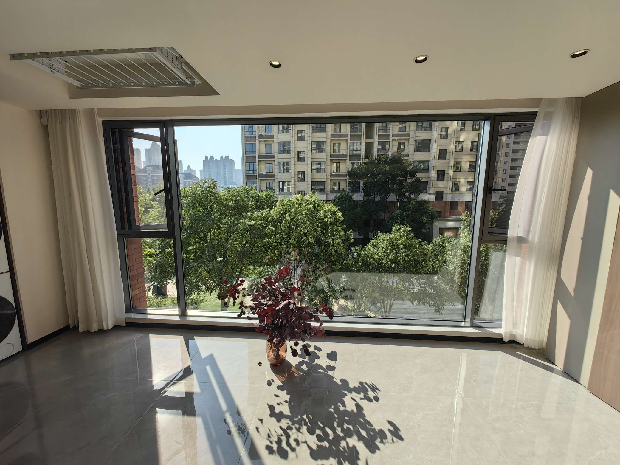 御香山全新精装新房 三室两厅两卫 诚心出售_2