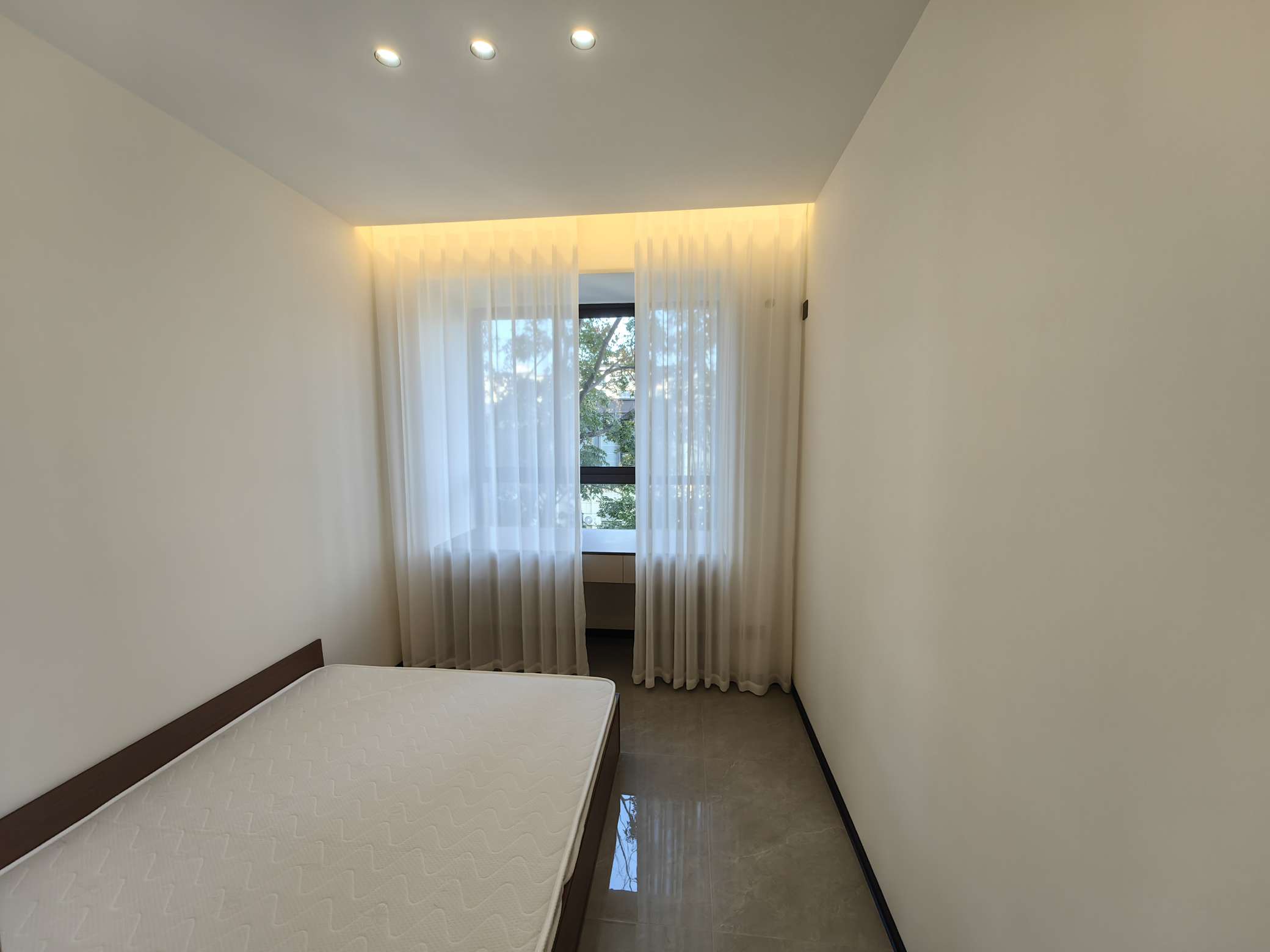 御香山全新精装新房 三室两厅两卫 诚心出售_8