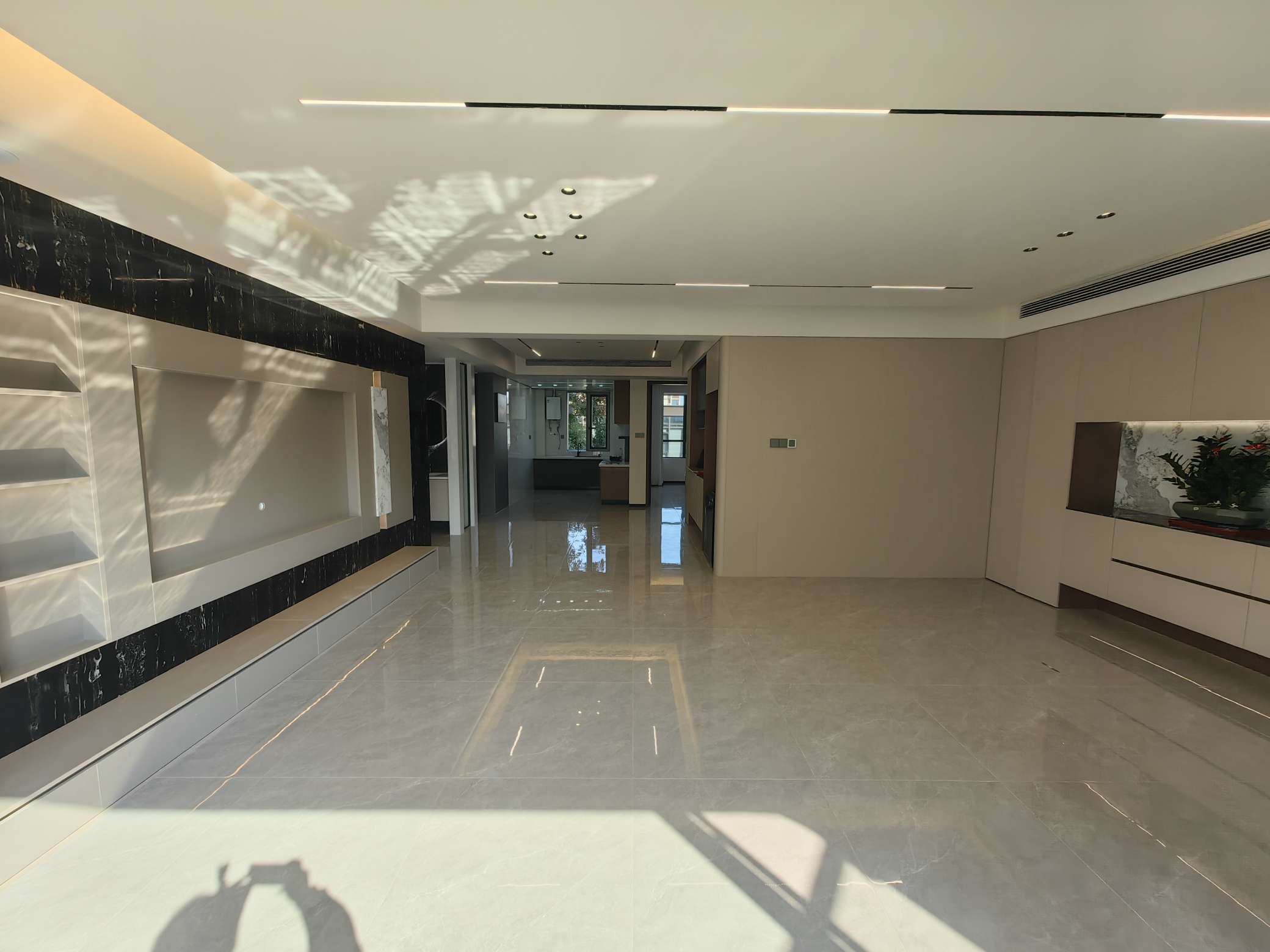 御香山全新精装新房 三室两厅两卫 诚心出售_3