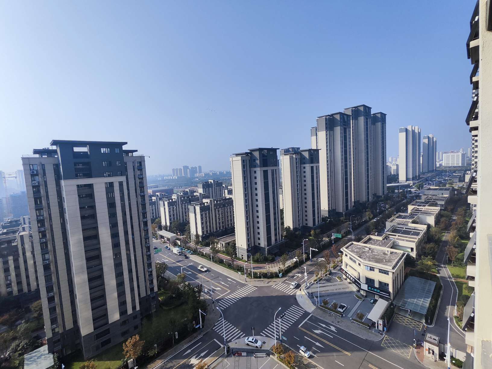 南山名邸毛坯三室楼层视野开阔_8