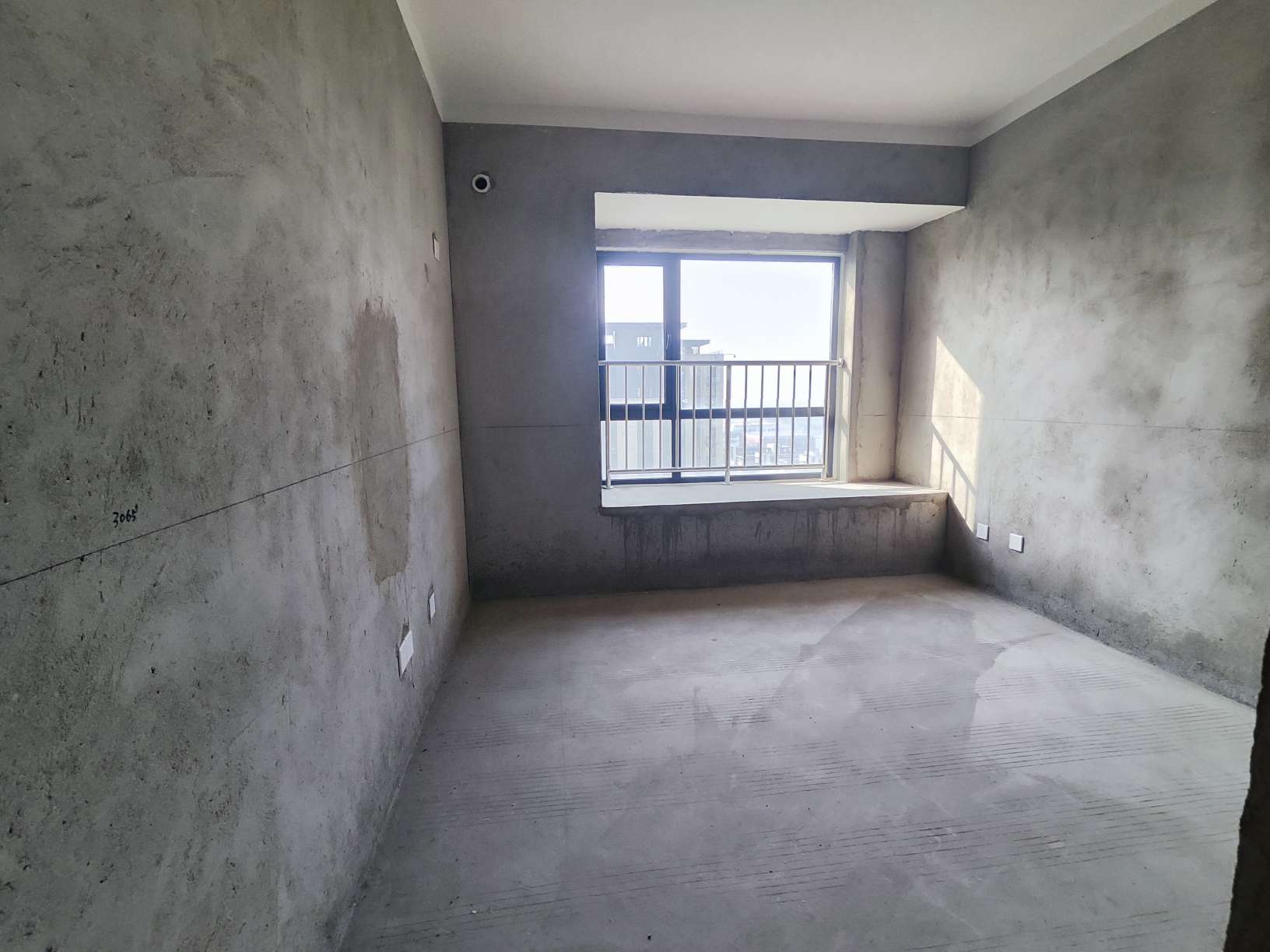 南山名邸毛坯三室楼层视野开阔_3