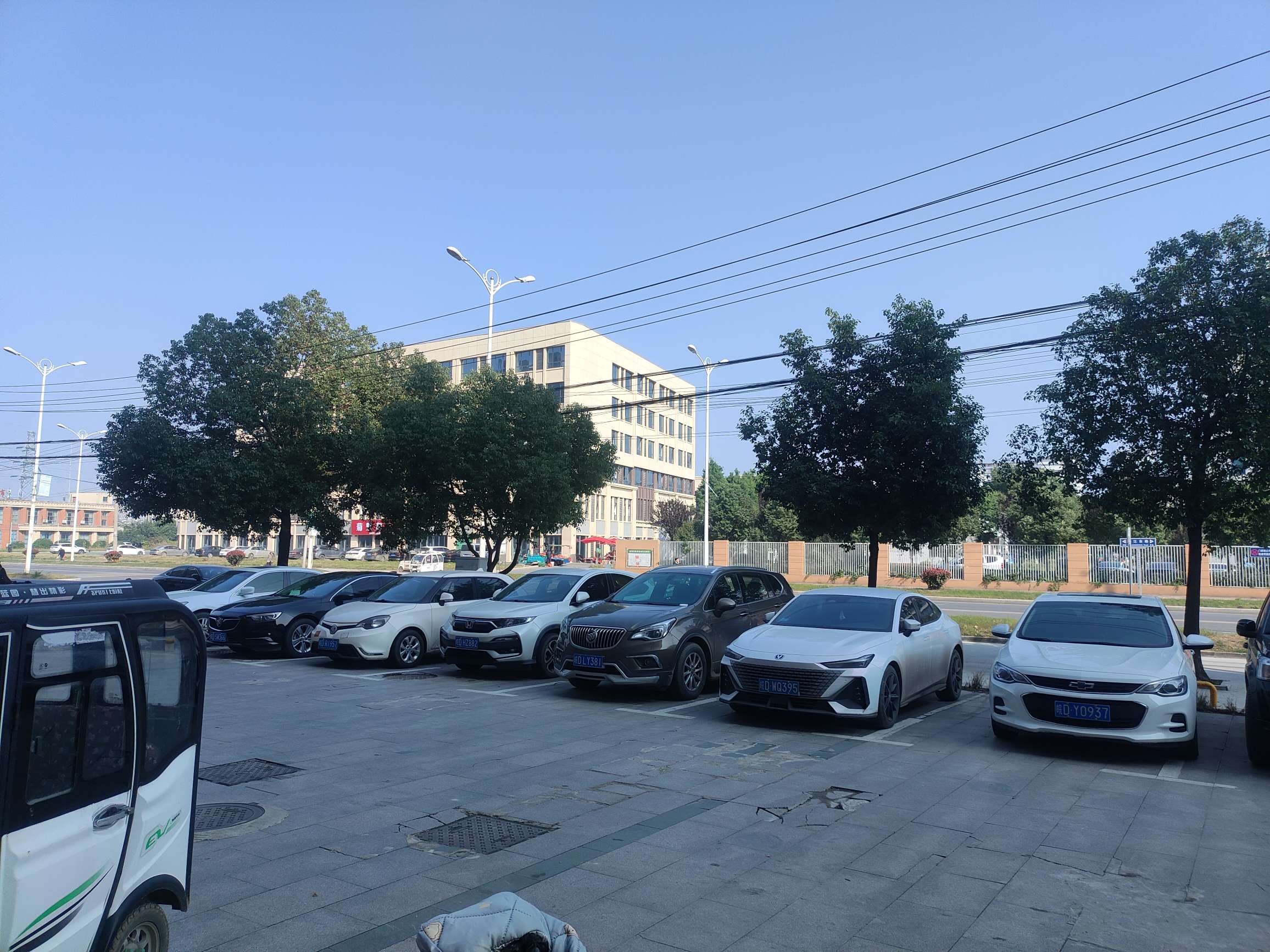 珠江丽景 300平临街商铺 交通便利 采光好 配套齐全_3