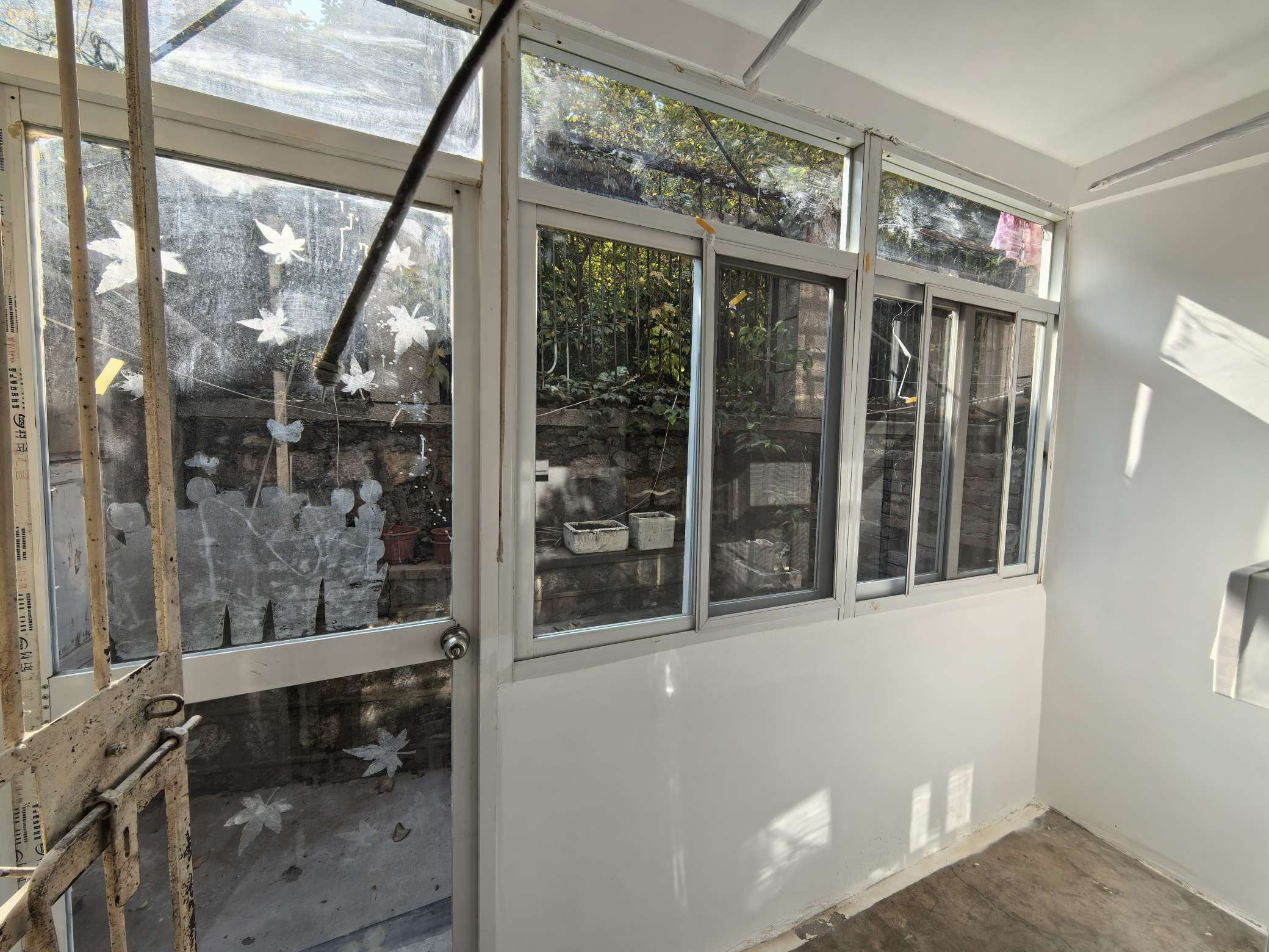 黎明西村两室一厅简装出售  有两间自建房  还有一间车库  有院子 矿一中本部学区未用_7