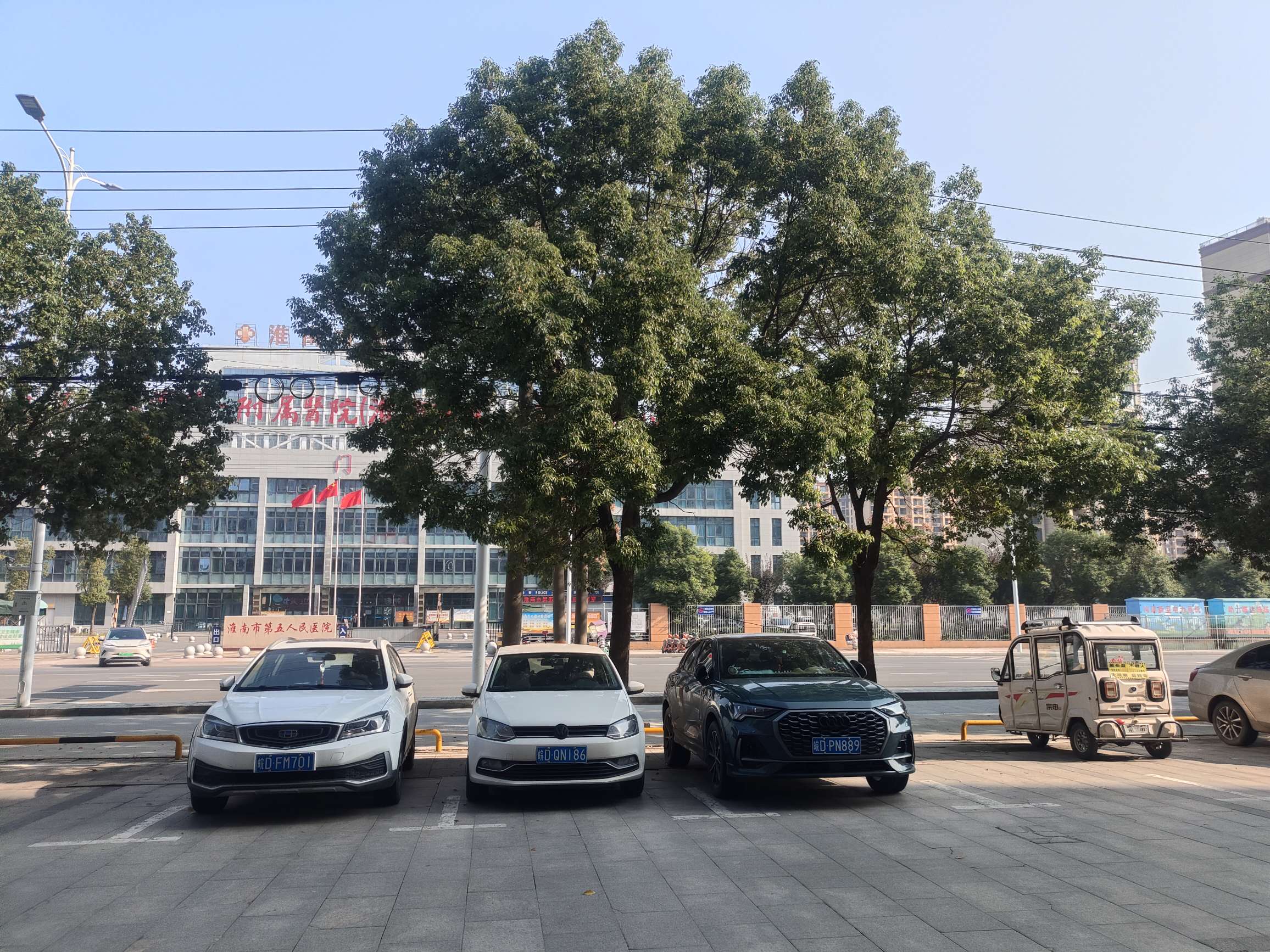 珠江丽景 200平临街旺铺 精装修带上下水 人流密集交通要塞_2