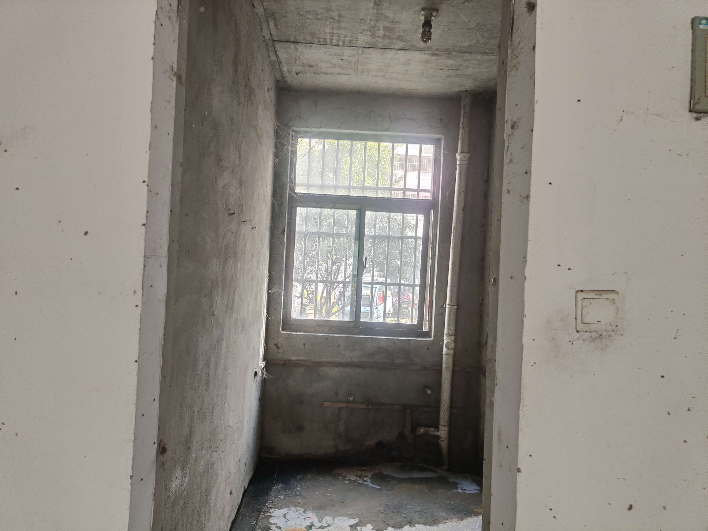 珠江丽景 94平 三室两厅 交通便利 学区房 毛坯出租_5
