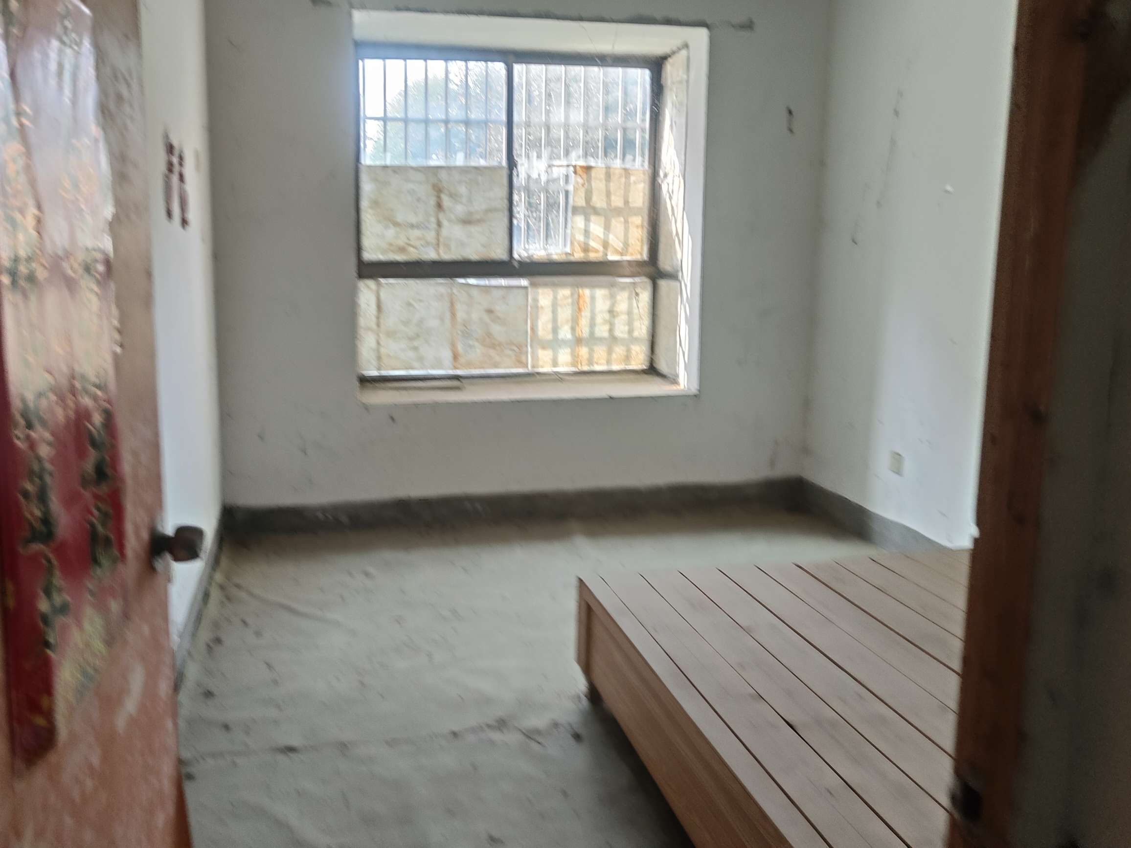 珠江丽景 94平 三室两厅 交通便利 学区房 毛坯出租_3