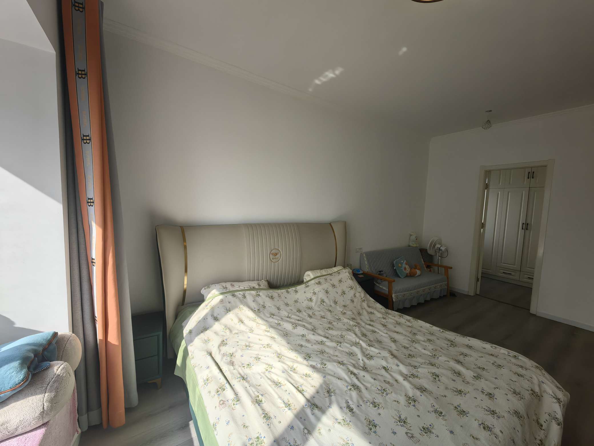 世茂公园城  精装三室 带车位 采光好 房东诚心出售_5