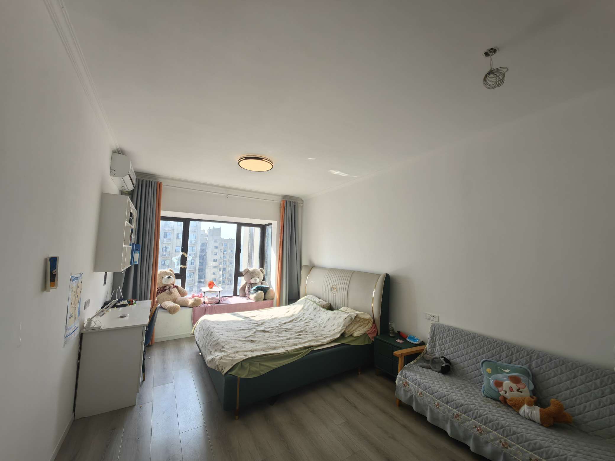 世茂公园城  精装三室 带车位 采光好 房东诚心出售_4