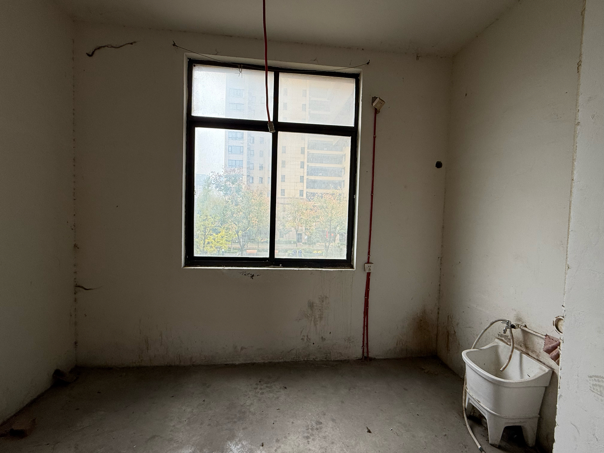 富力公馆 99平临街旺铺 低楼层毛坯 适合多种业态_4