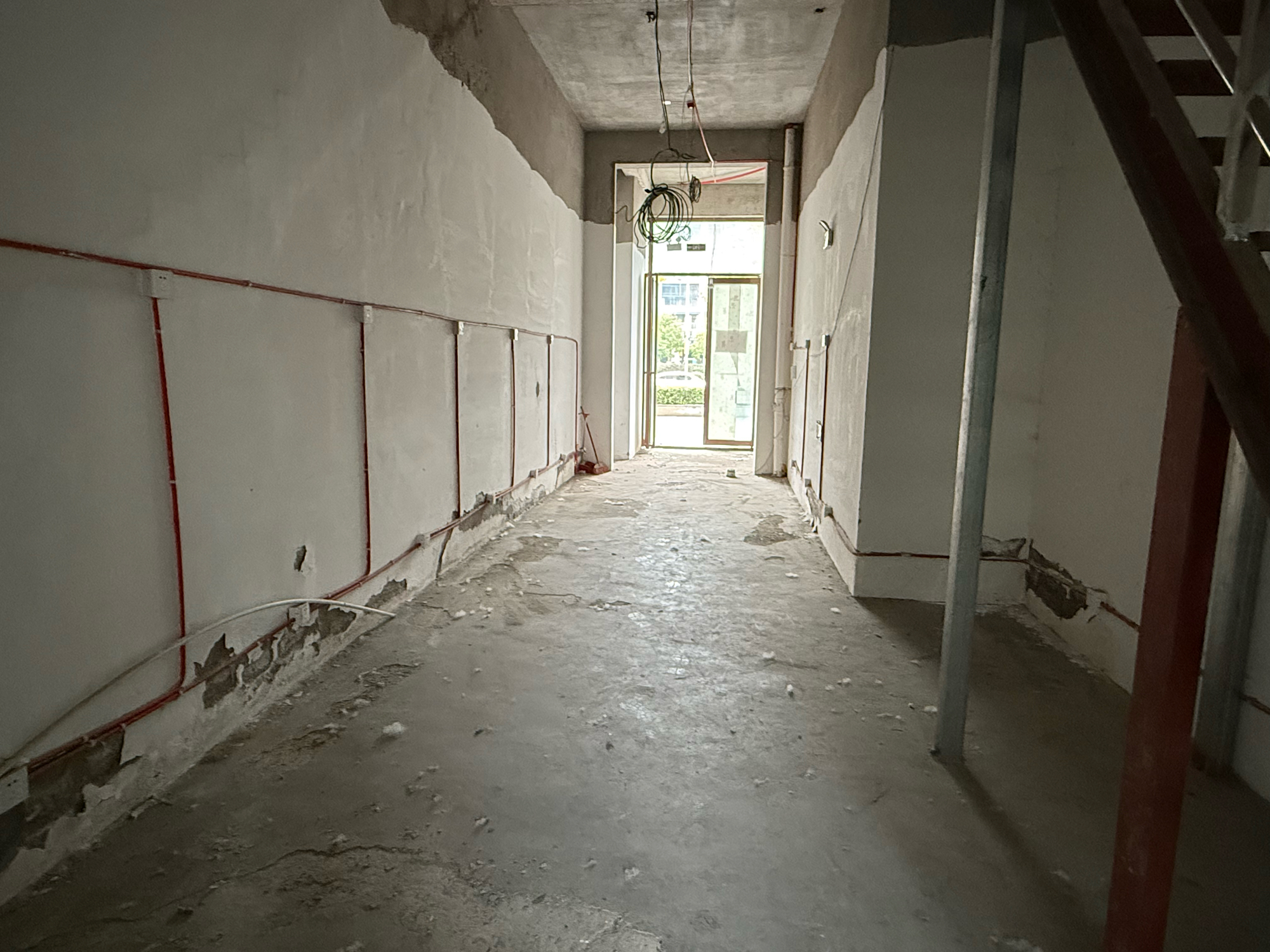 富力公馆 99平临街旺铺 低楼层毛坯 适合多种业态_2