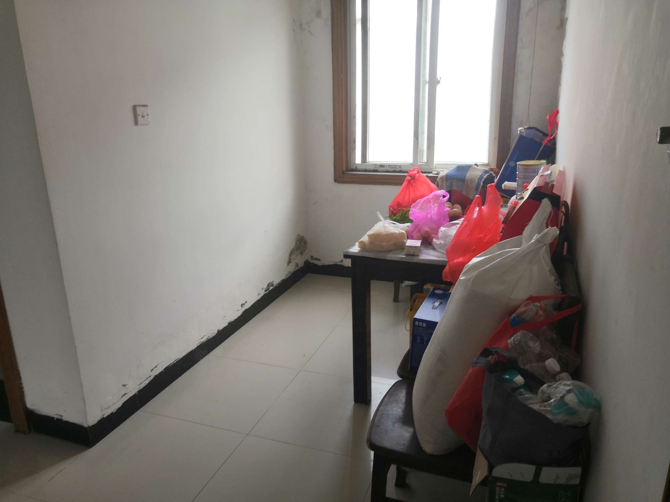 金荷小区 68平 南向两室一厅 采光好 简装_2