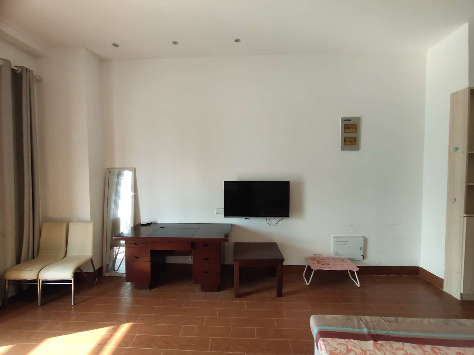 海沃 一室一厅公寓 中间楼层 六楼挑高 亏钱急售_3