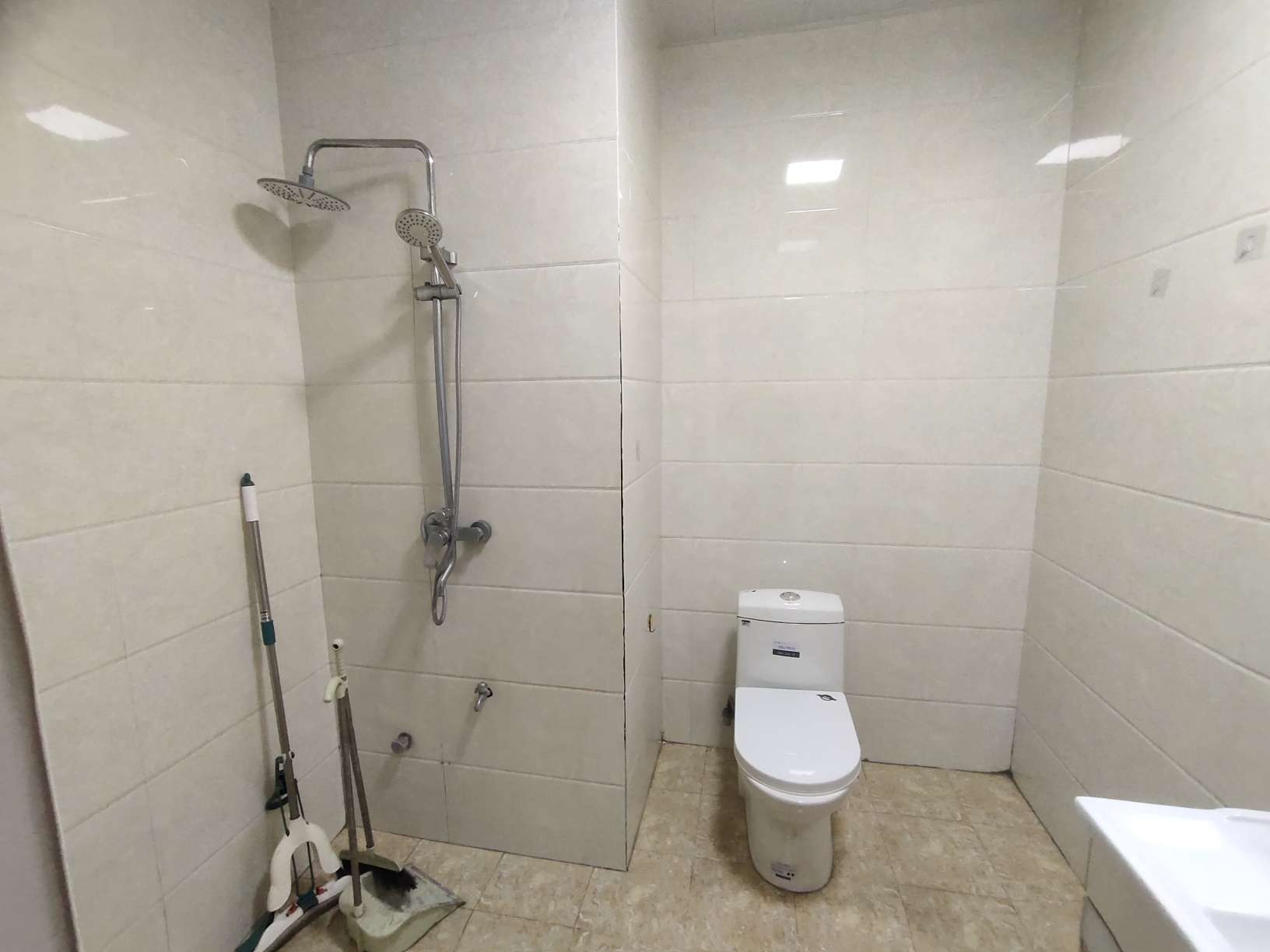 海沃 一室一厅公寓 中间楼层 六楼挑高 亏钱急售_9