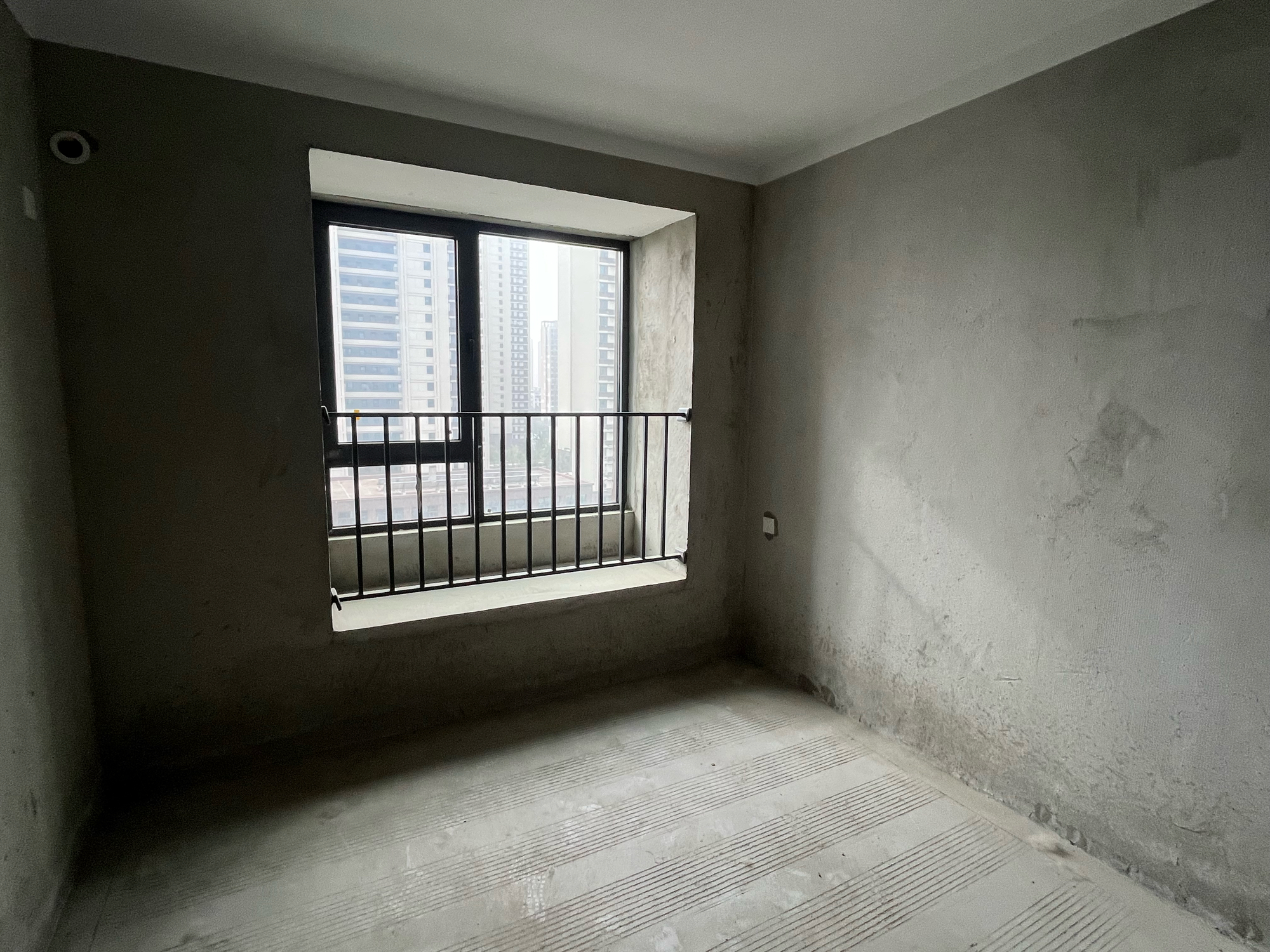 向阳苑毛坯房双阳台，采光好_4