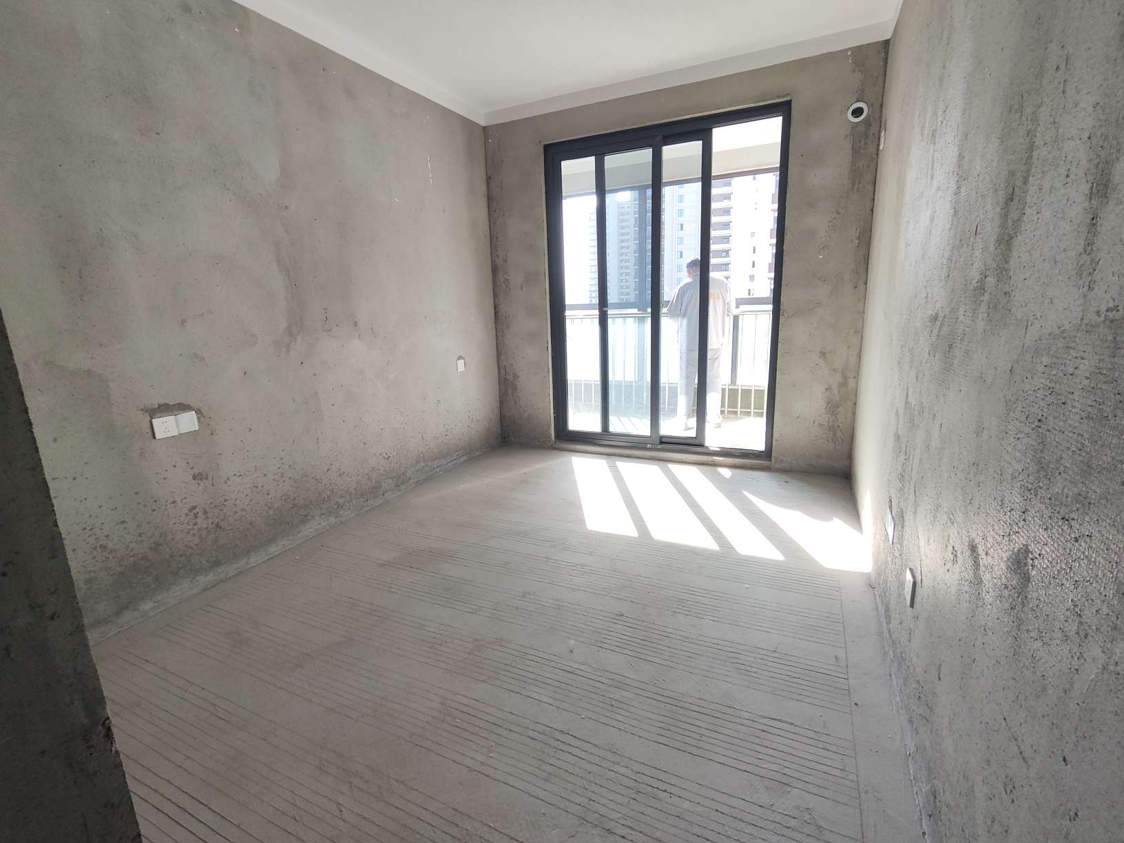 向阳苑毛坯三房，诚心出售。_3