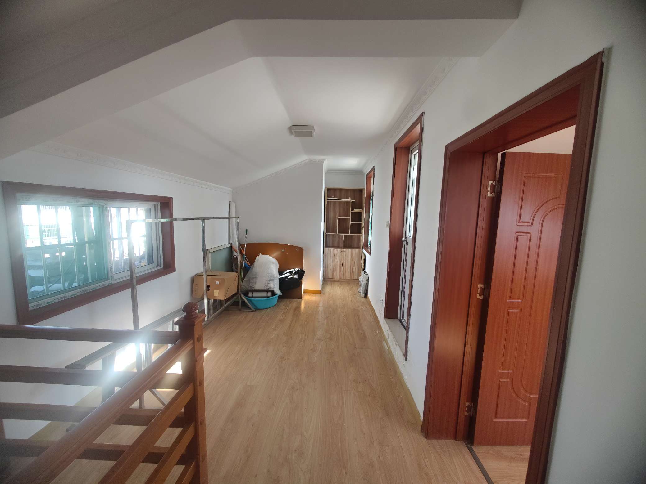 卧龙山庄东区，6跃7，三室两厅两卫，采光好，地势好。_12