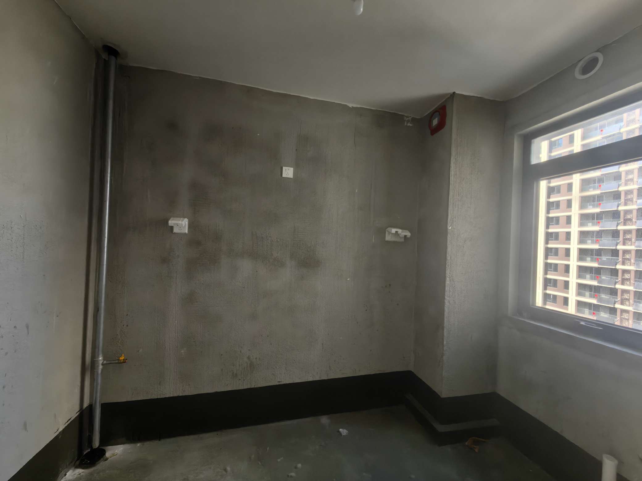 向阳苑 毛坯三室边户 采光好 诚心出售_5