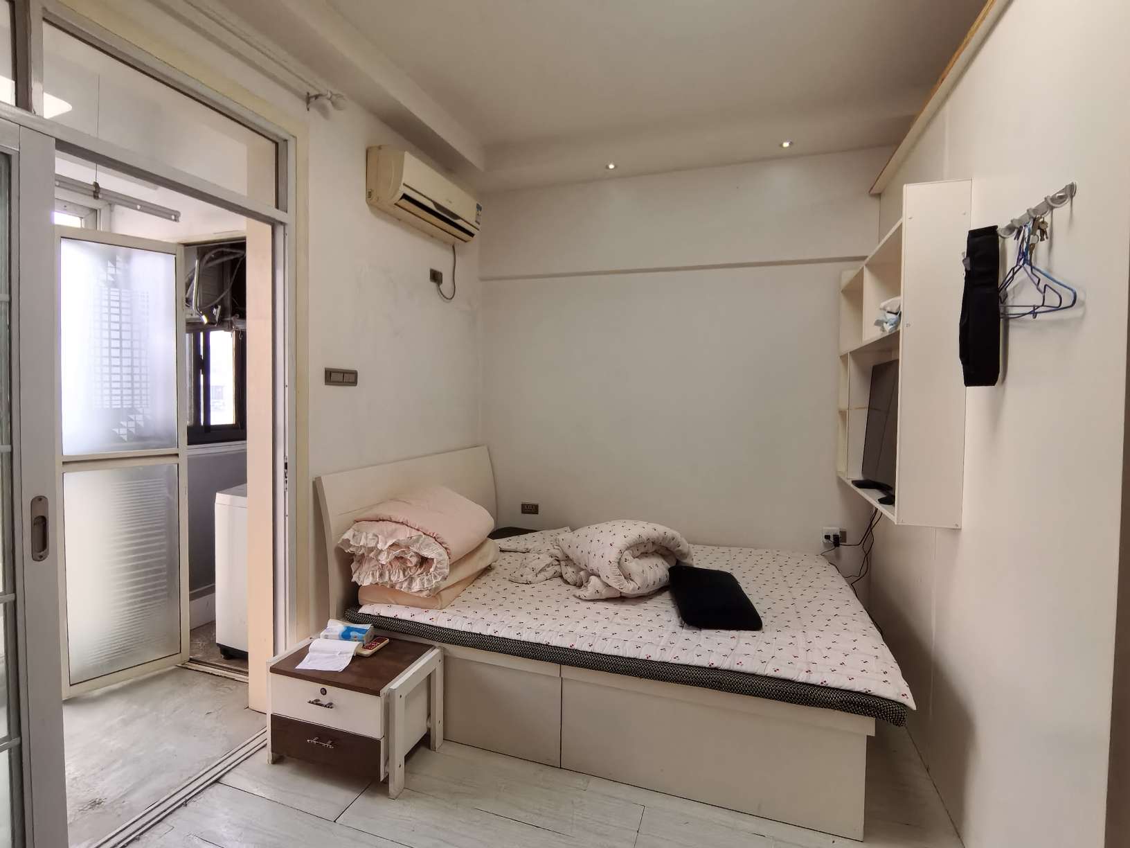 龙湖路一号一室一厅简装出售_3