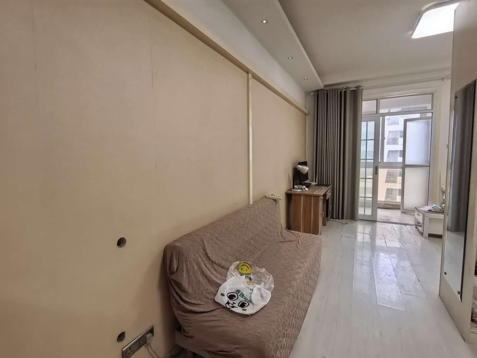 龙湖路一号一室一厅简装出售_7