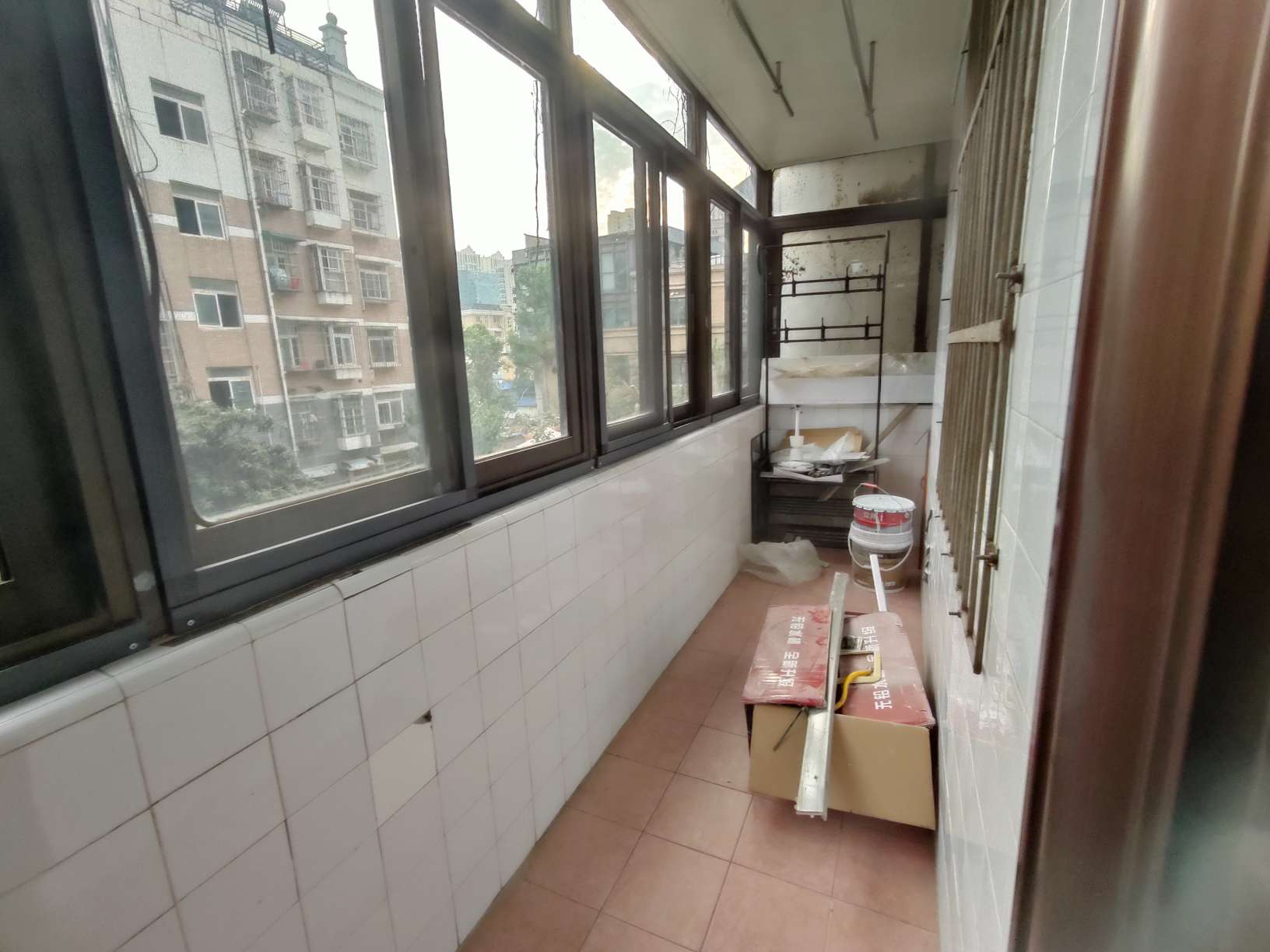银工家属楼 98平 两室两厅 交通便利 满两年 采光好_11