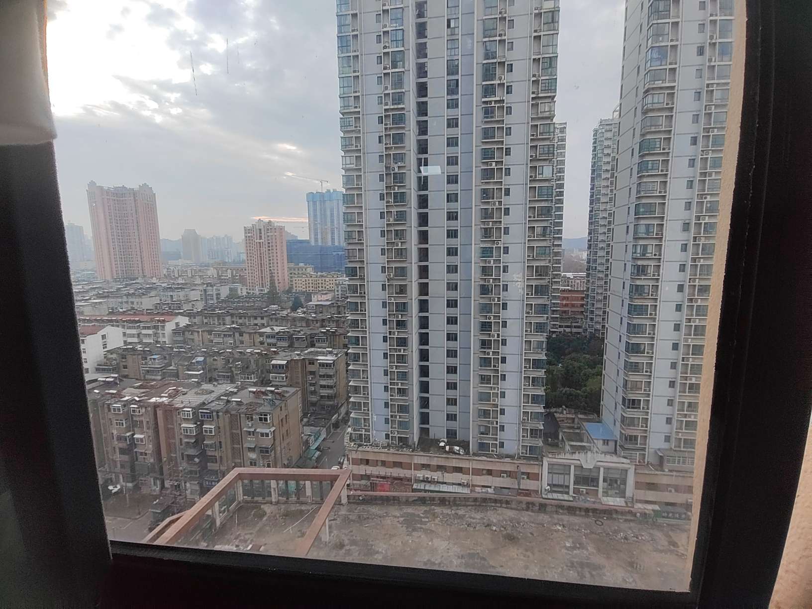 朝阳公馆 一室一厅公寓 毛坯急售_11