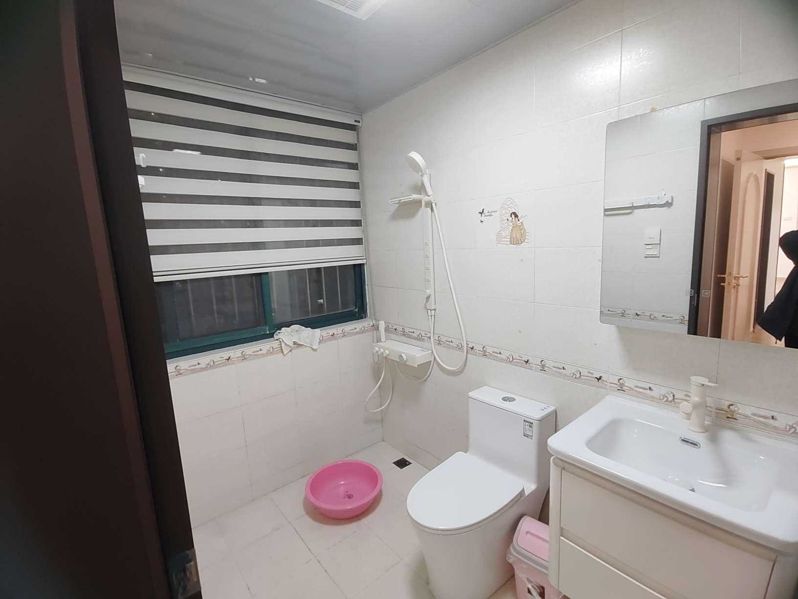 新时代广场三室两厅两卫精装未住有暖气，急售_23