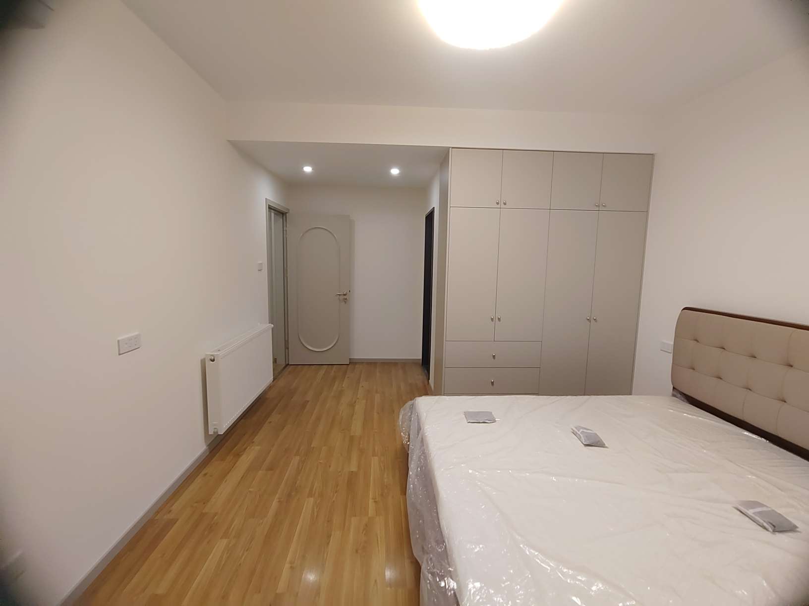 新时代广场三室两厅两卫精装未住有暖气，急售_7