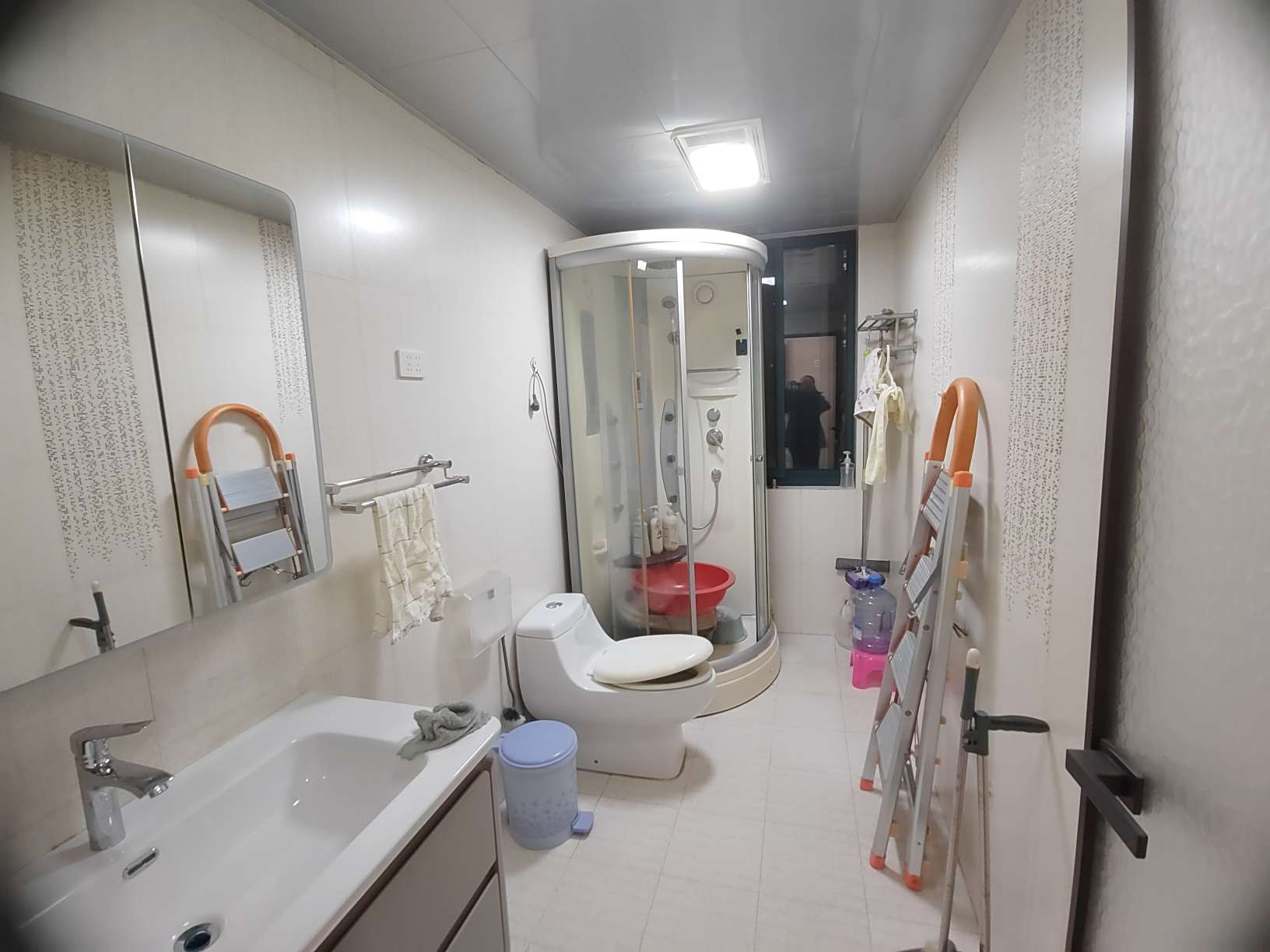 新时代广场三室两厅两卫精装未住有暖气，急售_24