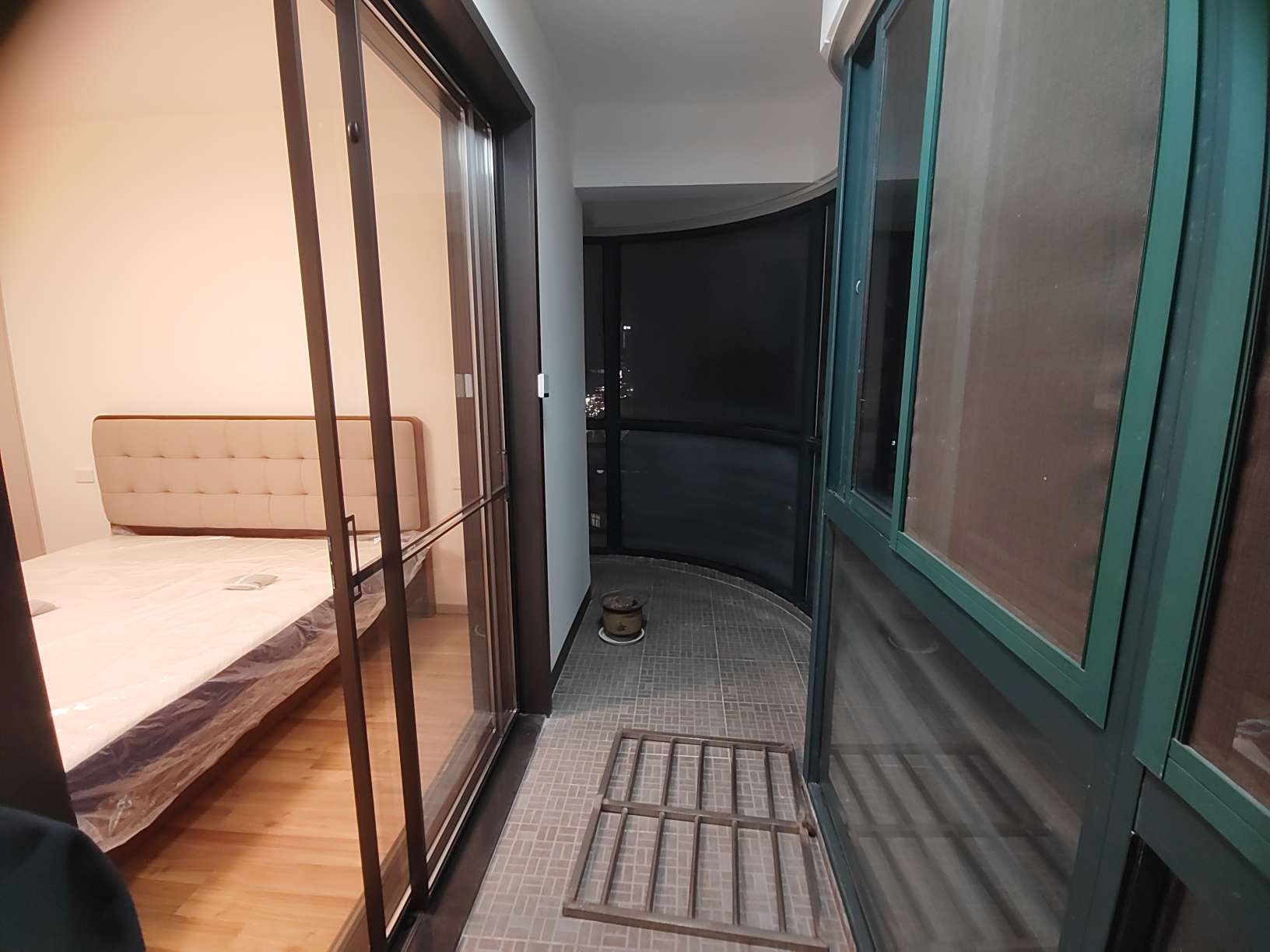 新时代广场三室两厅两卫精装未住有暖气，急售_18