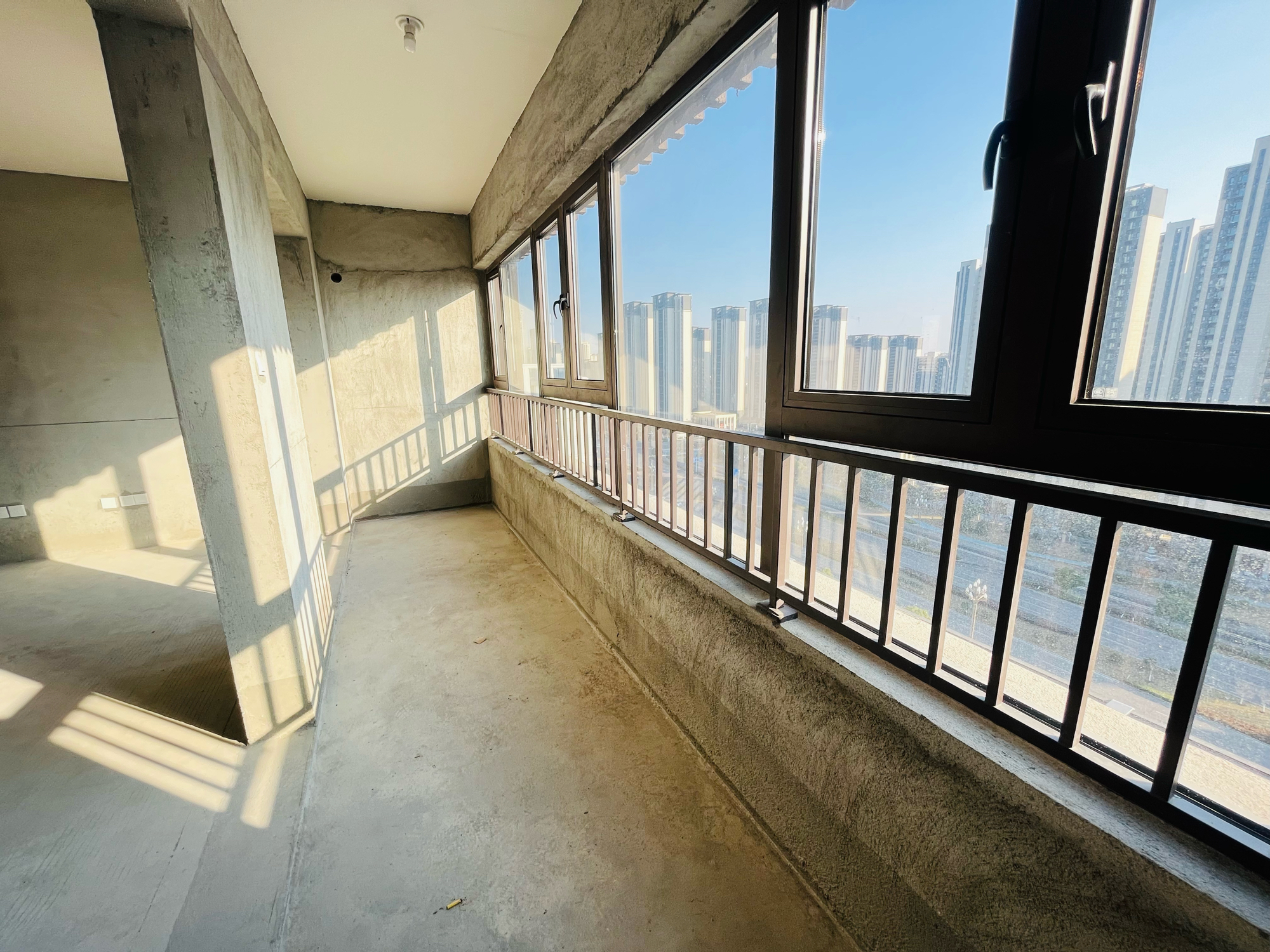 华盛国悦府 110平 三室两厅 南向毛坯 免税交通便利_6