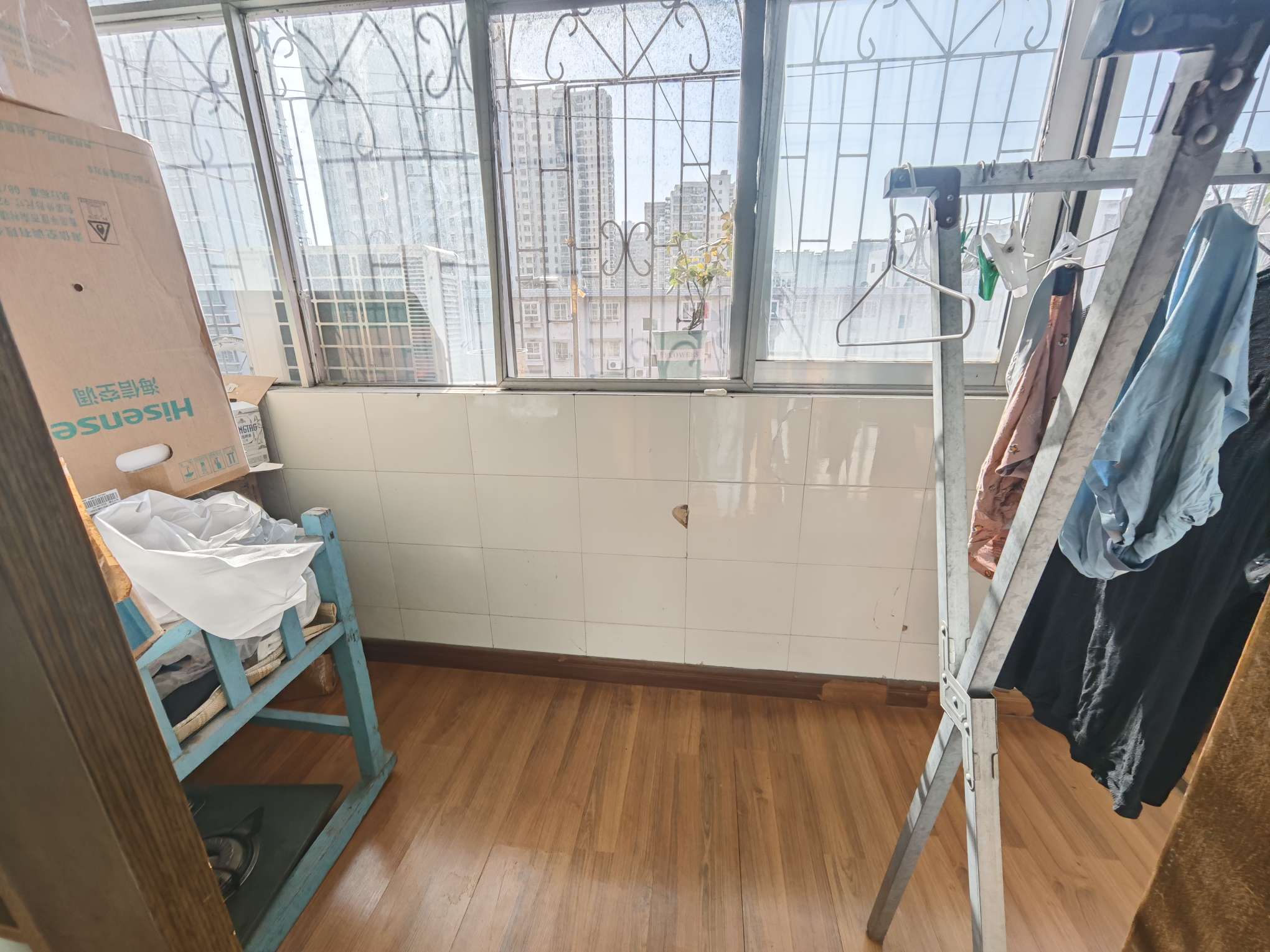 老体育场附近舜耕南村普装三室两厅 周边配套齐全生活方便 诚心出售价格好谈_8