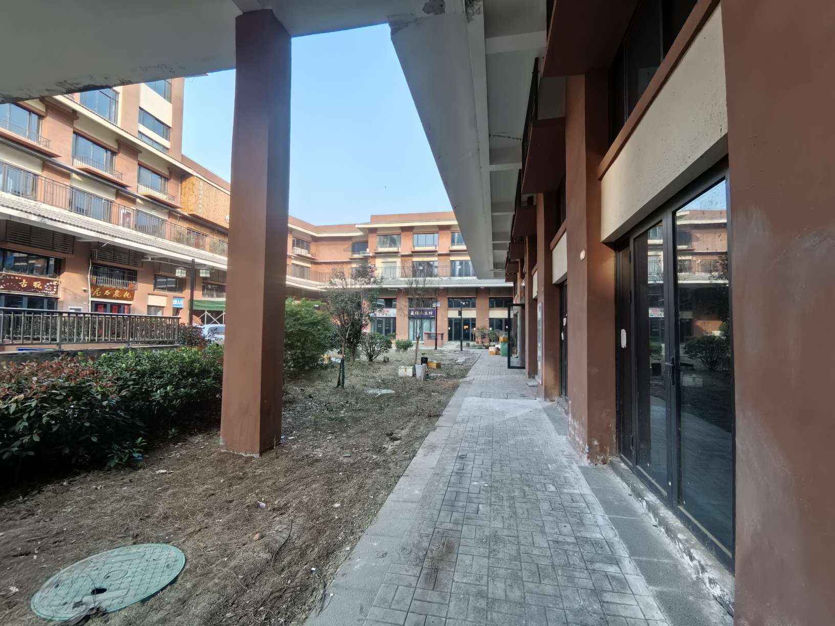 锦天花鸟鱼虫市场 42平 临街旺铺 毛坯_7