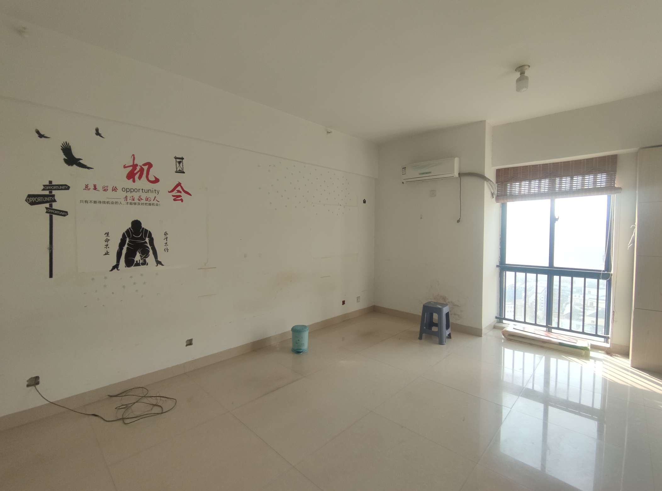 华联对面,世纪天成 一室一厅 精装小公寓 出售_4