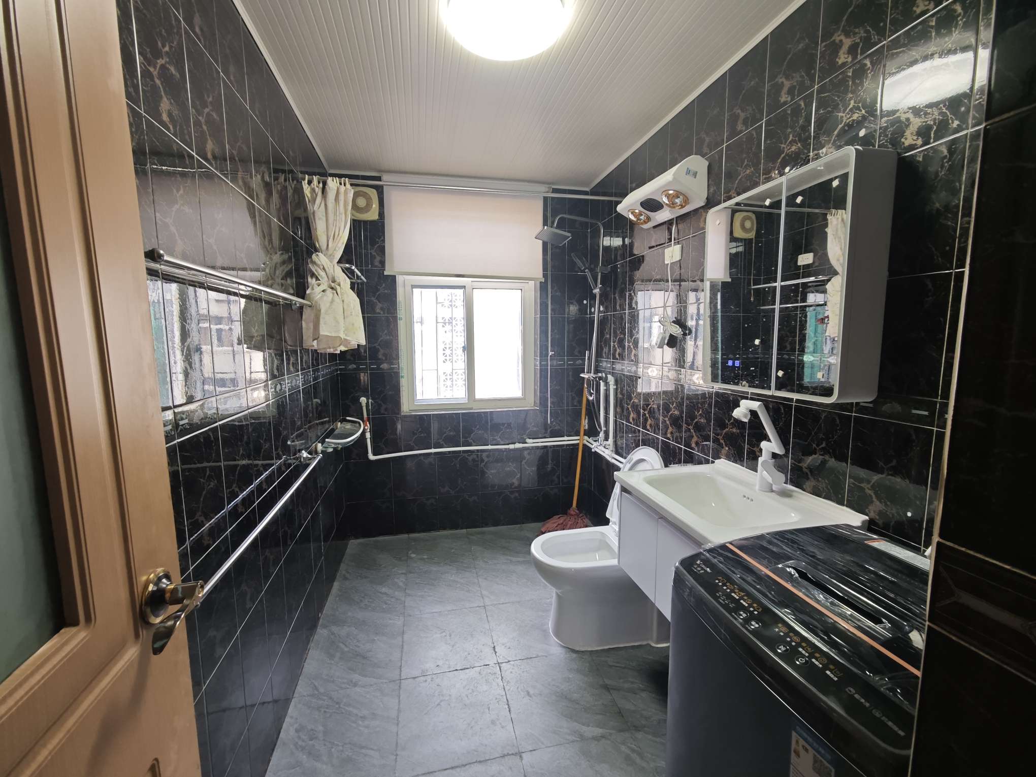 首次出租_9