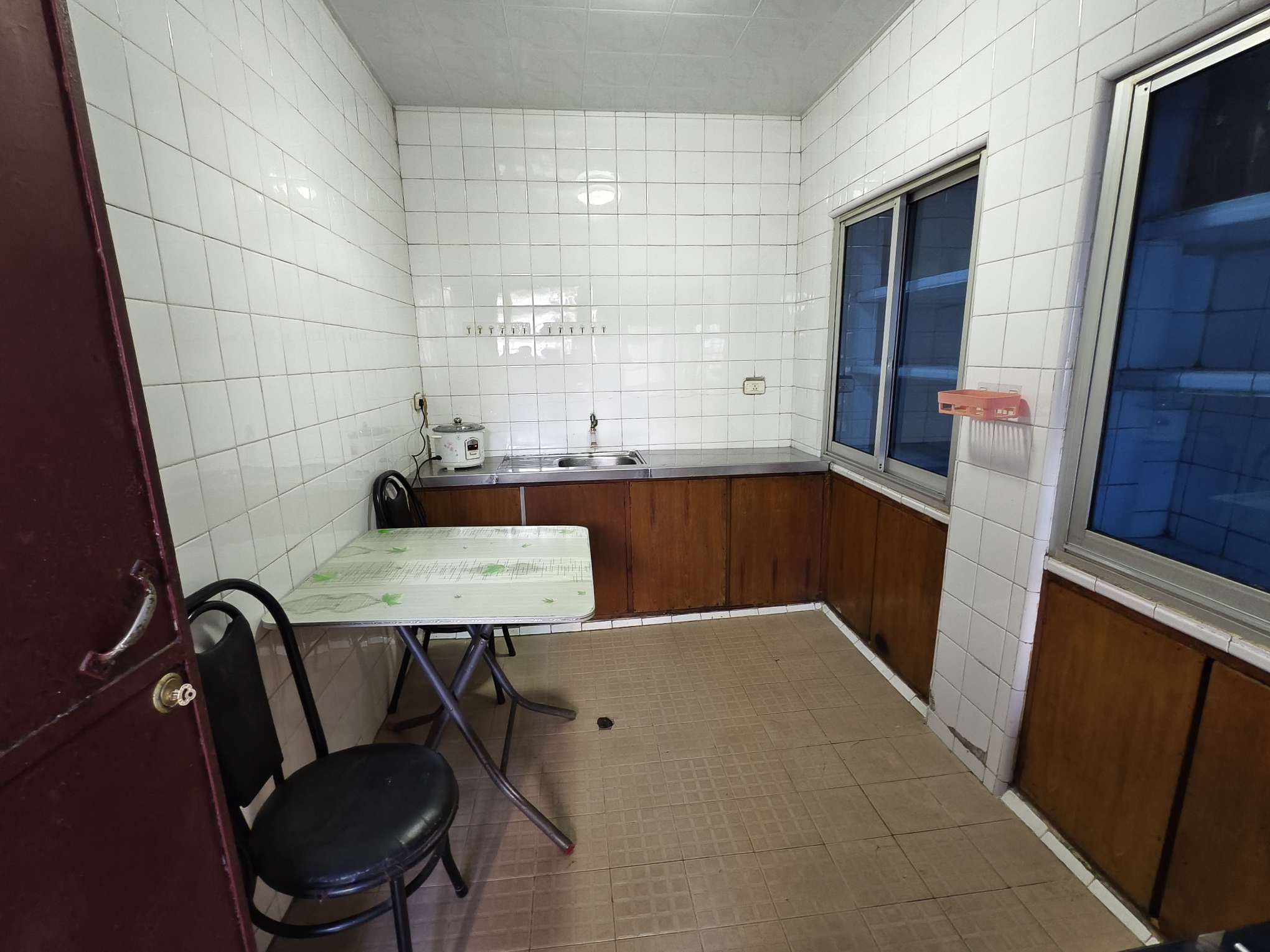 铁路南村  三室一厅  普装一楼带院子对外出租_3