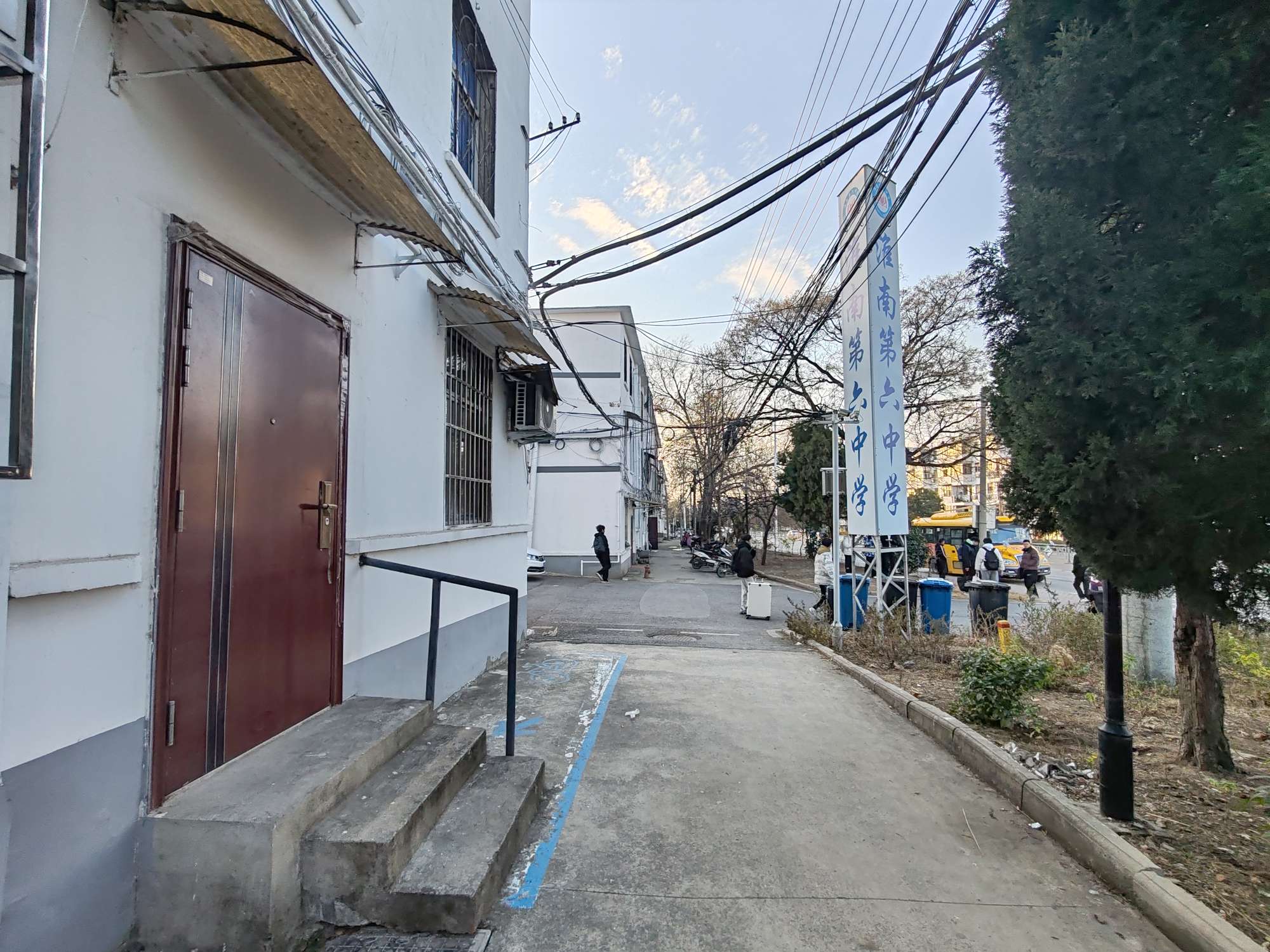 靠山村 39平 两室一厅南向 简装月租400元 交通便利_9
