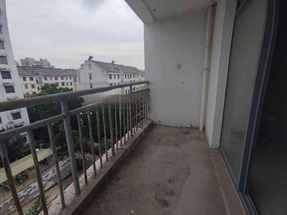 香樟苑四期 145平三室二厅 学区房交通便利 毛坯出租_8