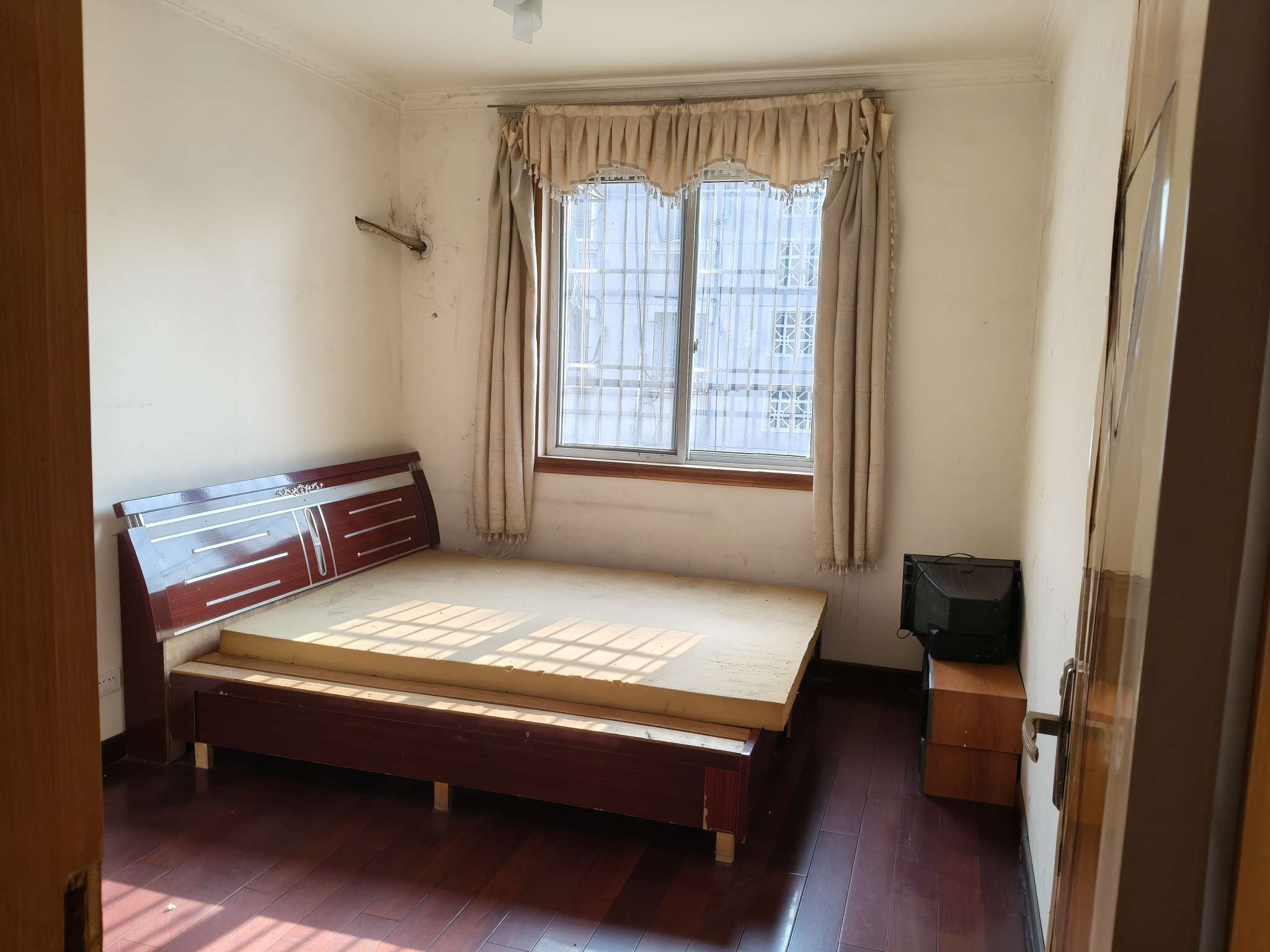 春苑小区 115平 南向三室二厅 学区房采光好 购物便捷_5