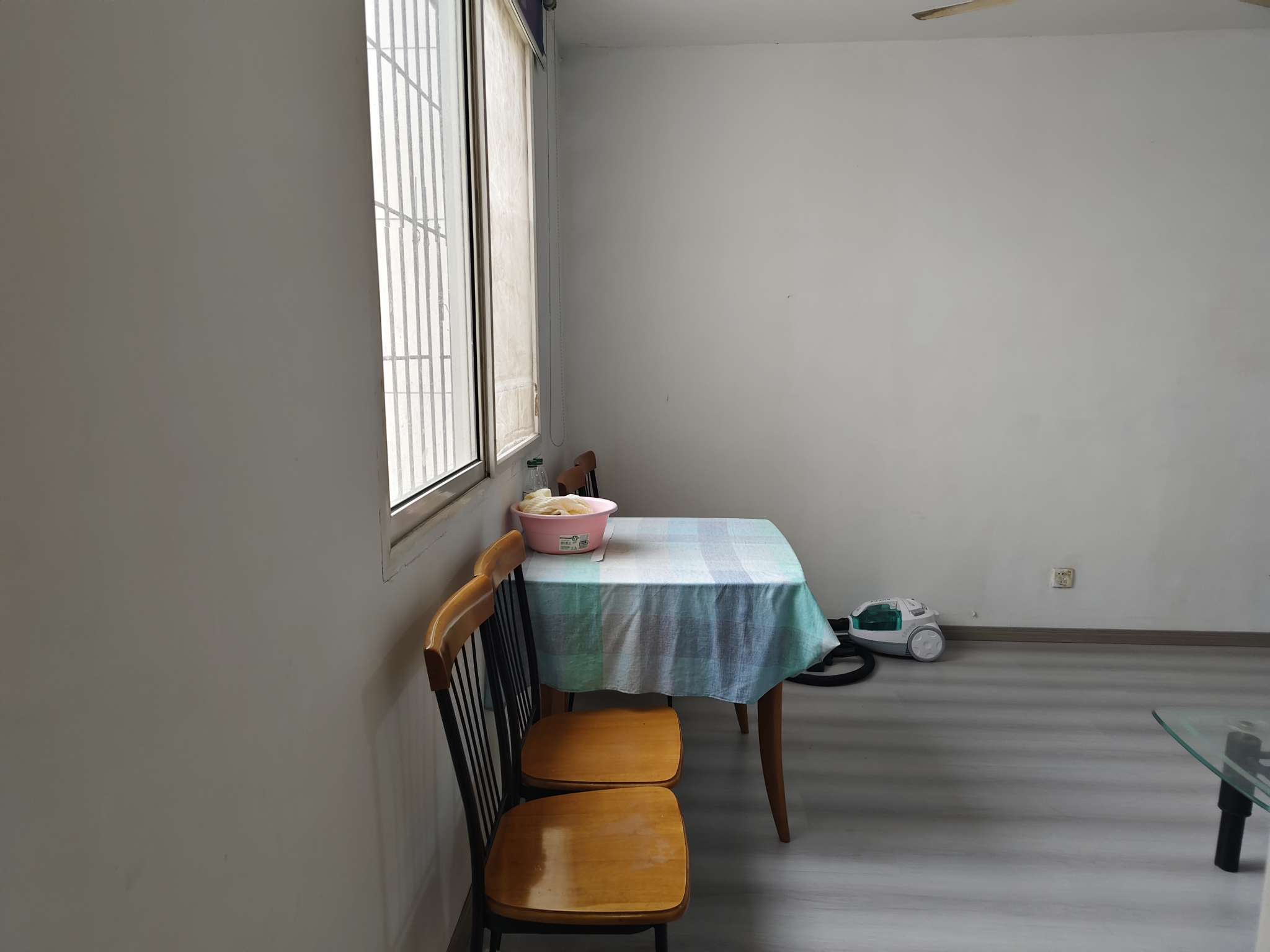 广场小区 75平 南向两室一厅 免税学区房 交通便利_12