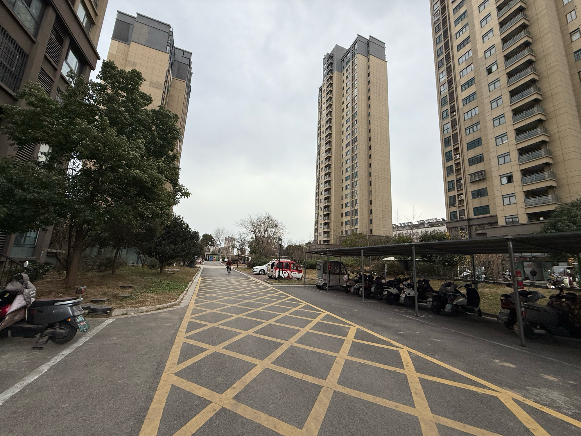 幸福家园 85平 两室两厅南向 满两年 毛坯好改造_8