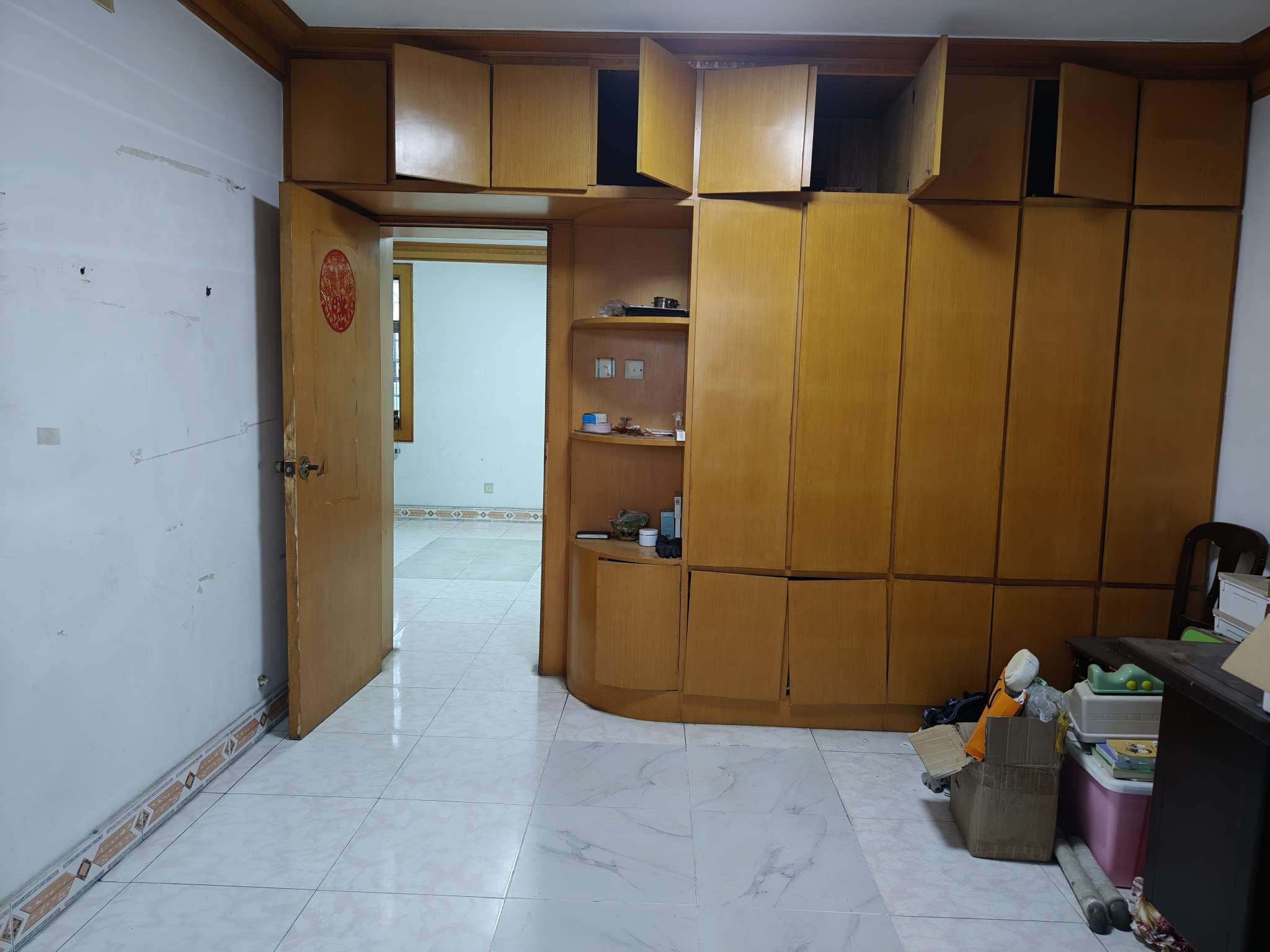 香港街 94平 两室两厅 南向采光好 交通便利 普装出租_3