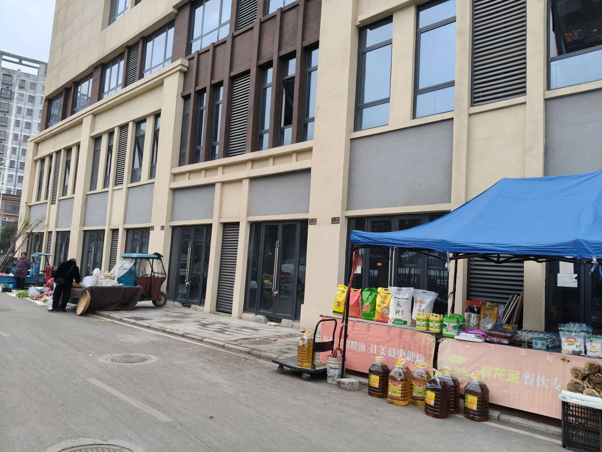 万盛阳光城市 92平临街旺铺 优质地段 人流密集 有外摆区_8