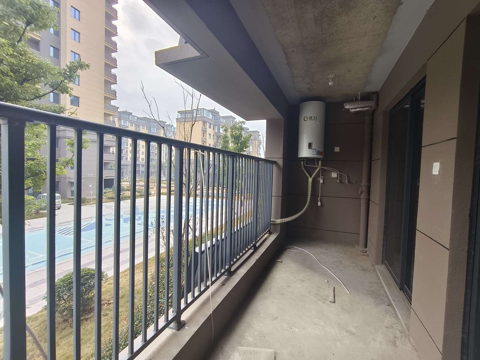 明珠上苑 99平 三室两厅 毛坯出售 交通便利配套齐全_6