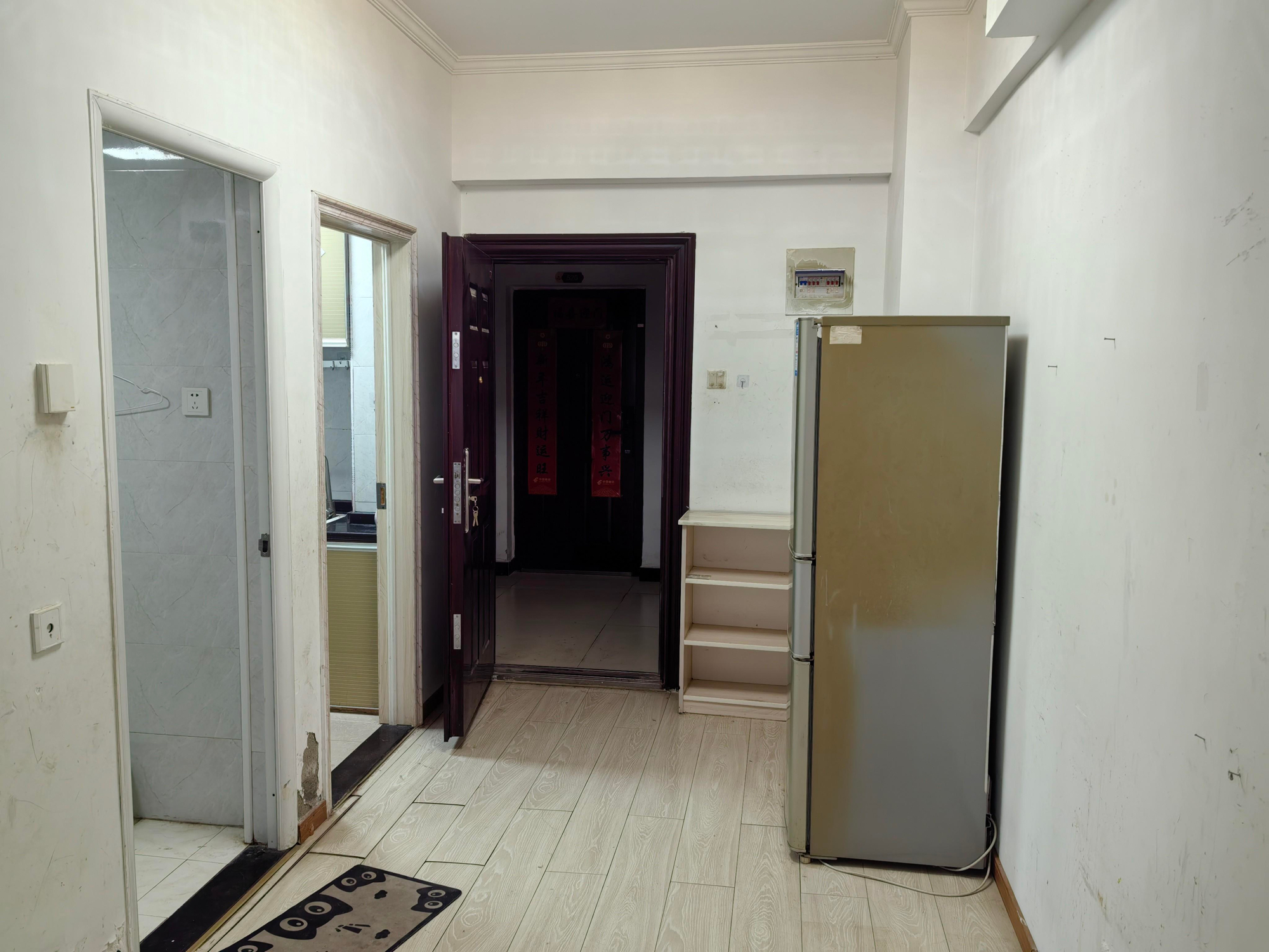 万茂华府 42平 一室一厅 交通便利 配套齐全 低楼层 普装出租_5
